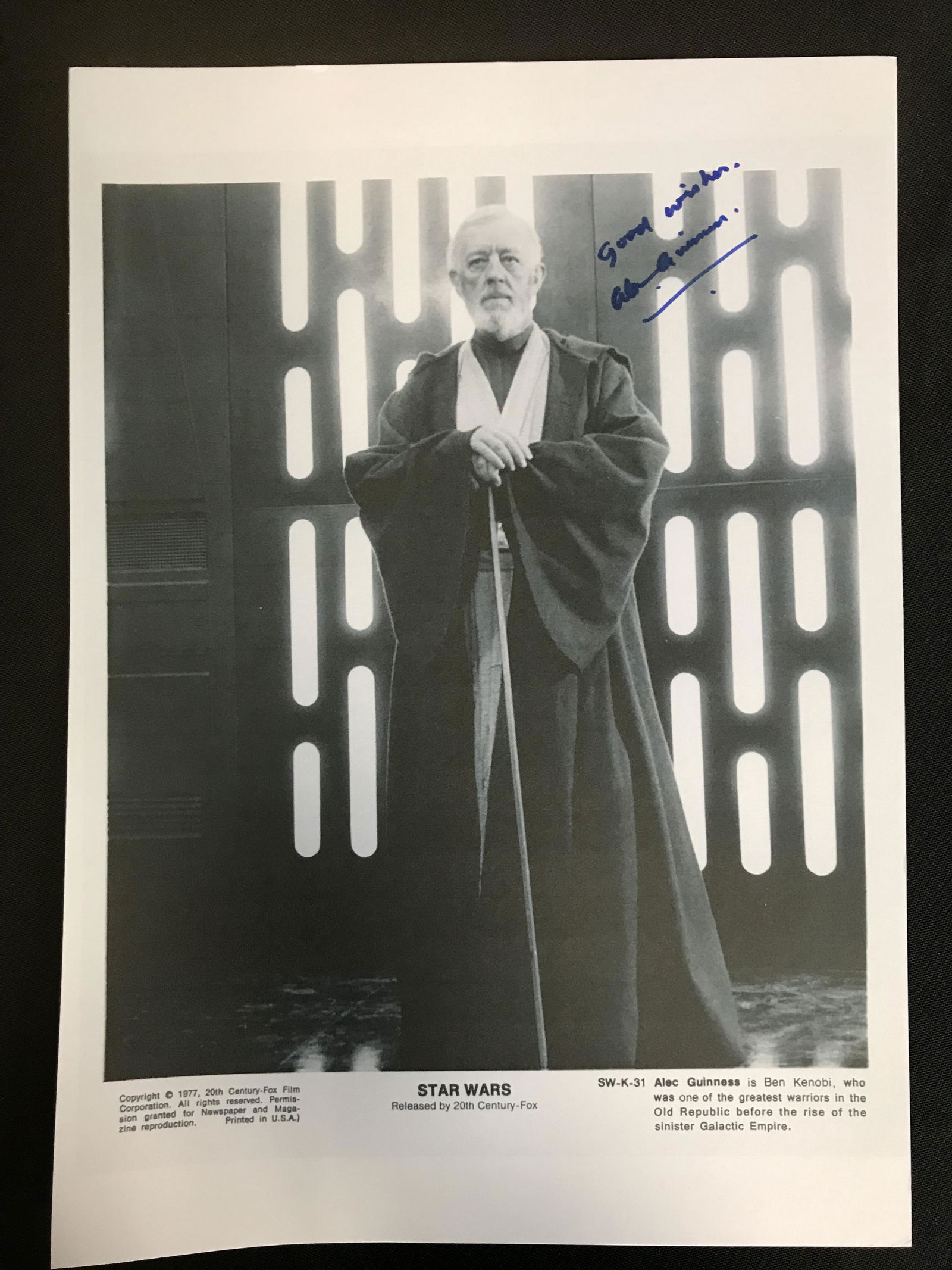 ALEC GUINESS SIGNED STAR WARS 8 X 10 ( RA COA) (1 of 3)