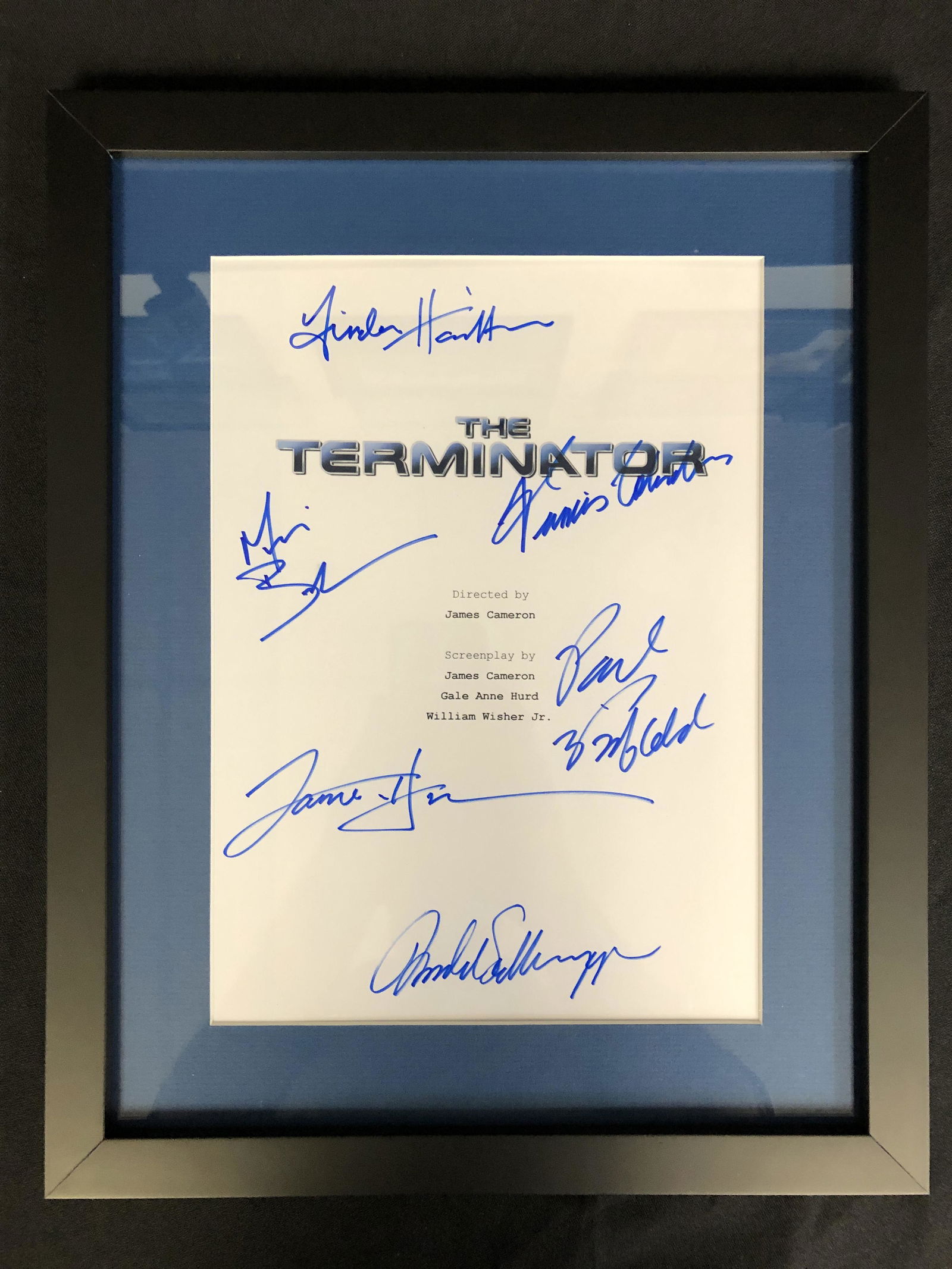THE TERMINATOR CAST SIGNED MOVIE SCRIPT COVER FRAMED ( (1 of 2)