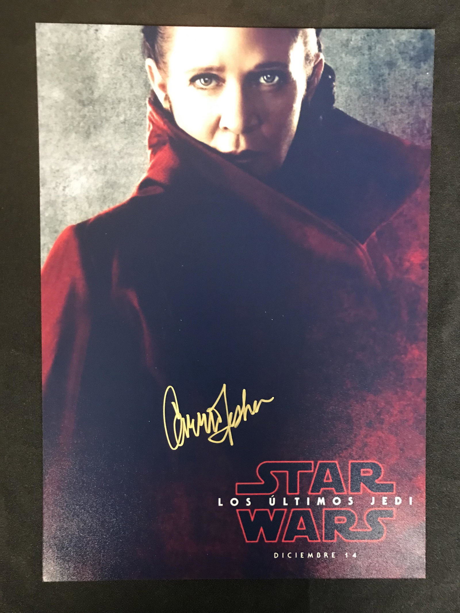 CARRIE FISHER SIGNED STAR WARS 8 X 10 (RA COA): CARRIE FISHER SIGNED STAR WARS 8 X 10 (RA COA)
