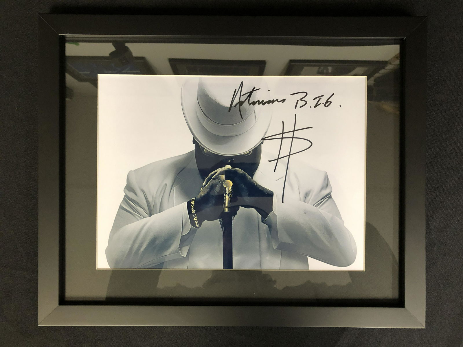 NOTORIOUS B.I.G SIGNED AND FRAMED 8 X 10 ( RA COA) (1 of 2)