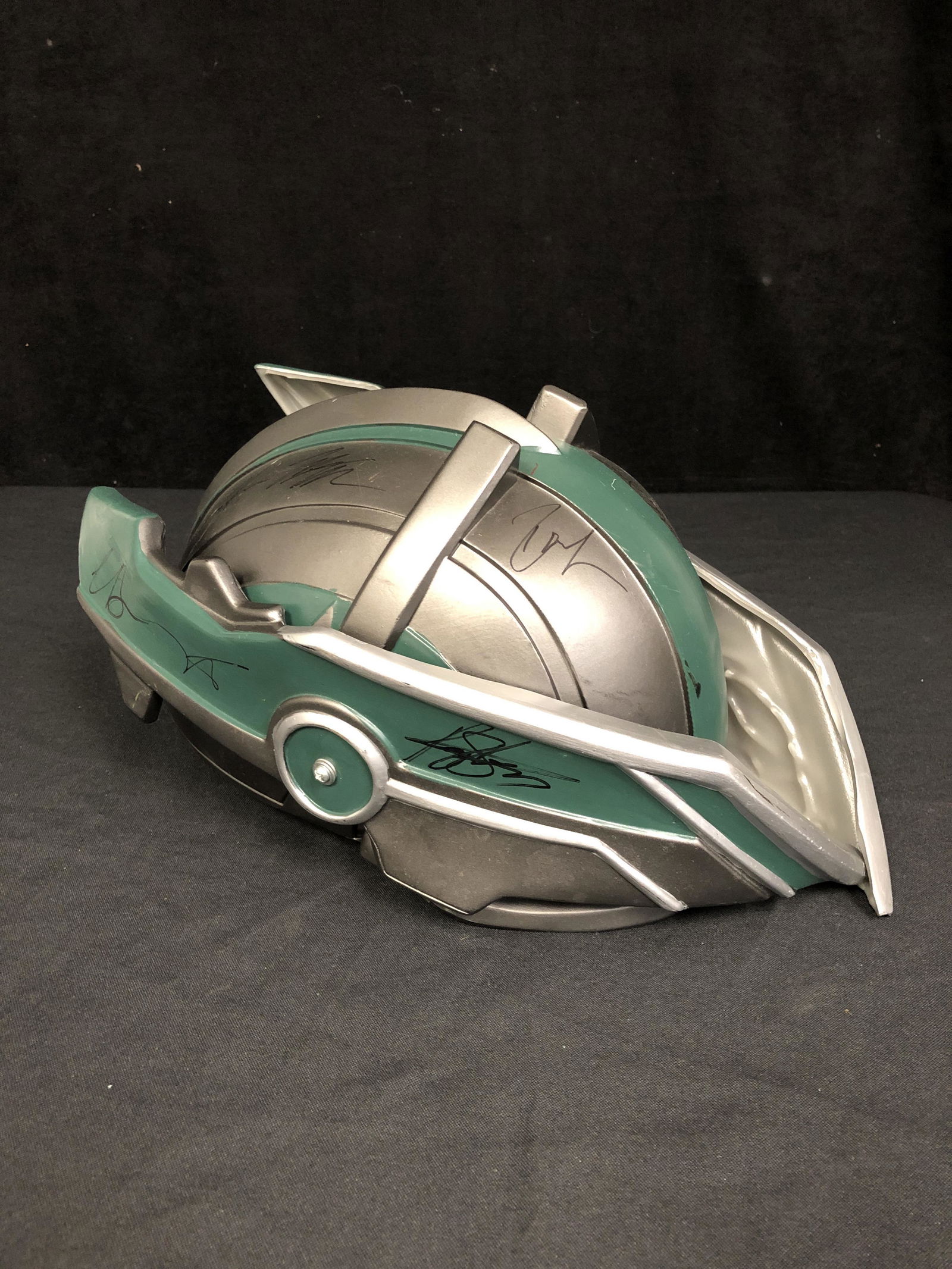 GUARDIANS OF THE GALEXY CAST SIGNED REPLICA HELMET ( RA (1 of 4)