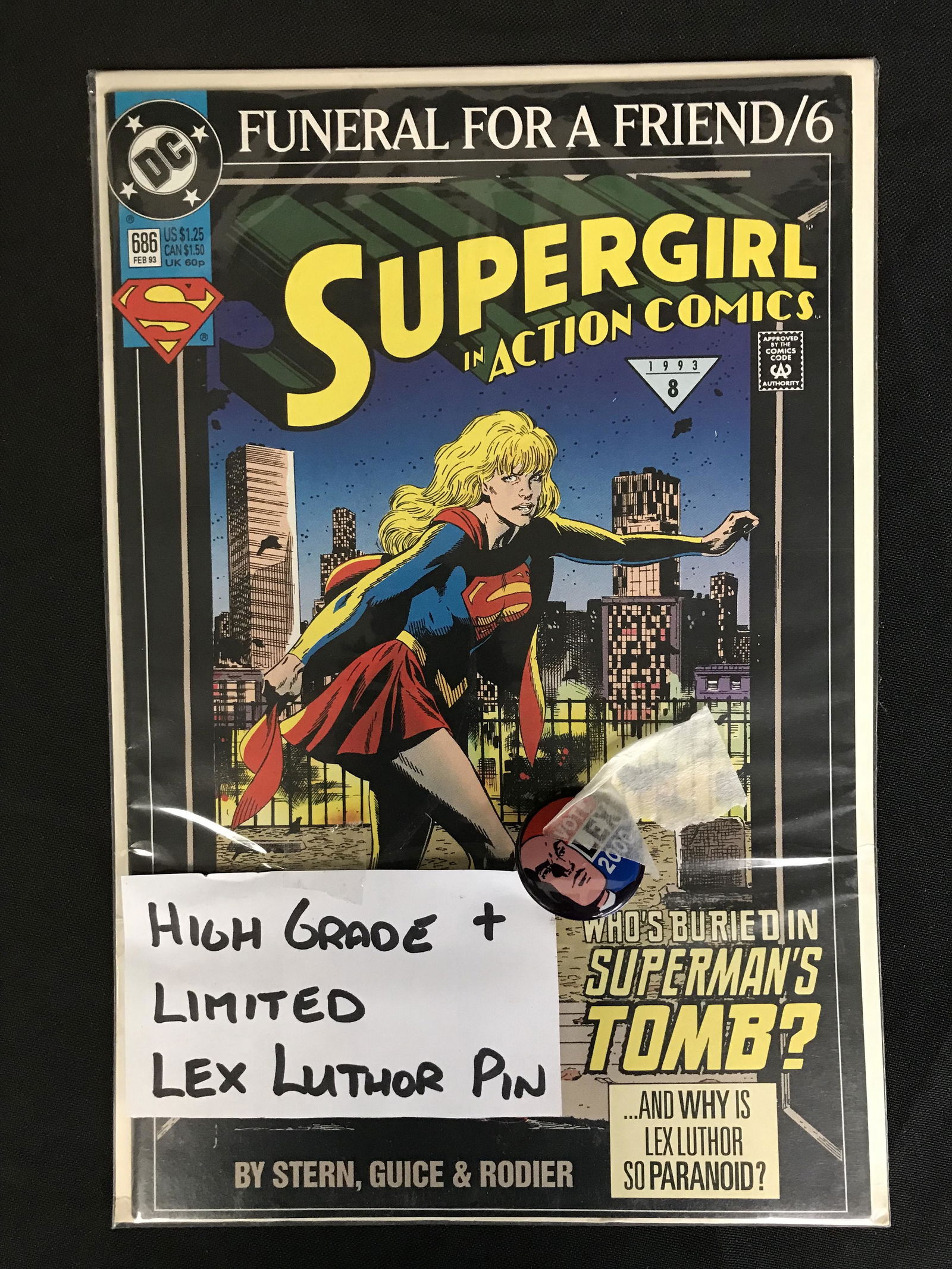 SUPERGIRL In Action Comics (DC COMICS) + Lex Luthor Pin (1 of 2)