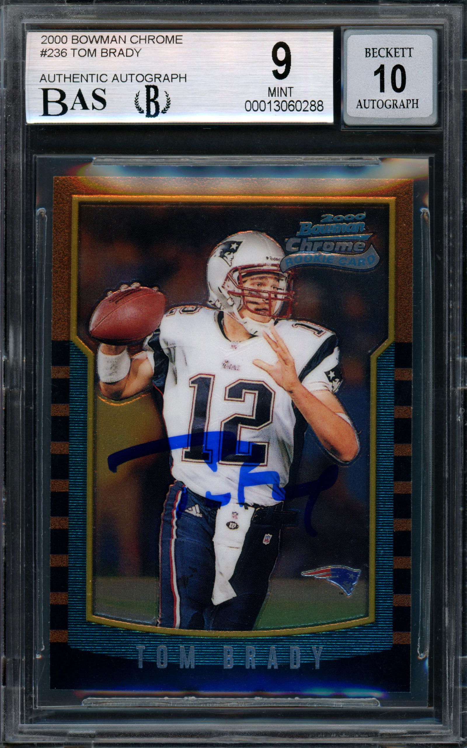 2000 BOWMAN CHROME TOM BRADY SIGNED ROOKIE CARD (: 2000 BOWMAN CHROME TOM BRADY SIGNED ROOKIE CARD ( BECKETT 10 AUTO)