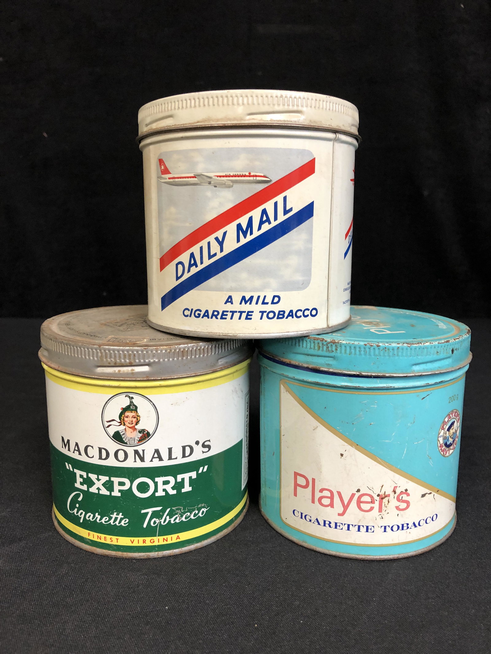 VINTAGE CIGARETTE CONTAINERS LOT: VINTAGE CIGARETTE CONTAINERS LOT