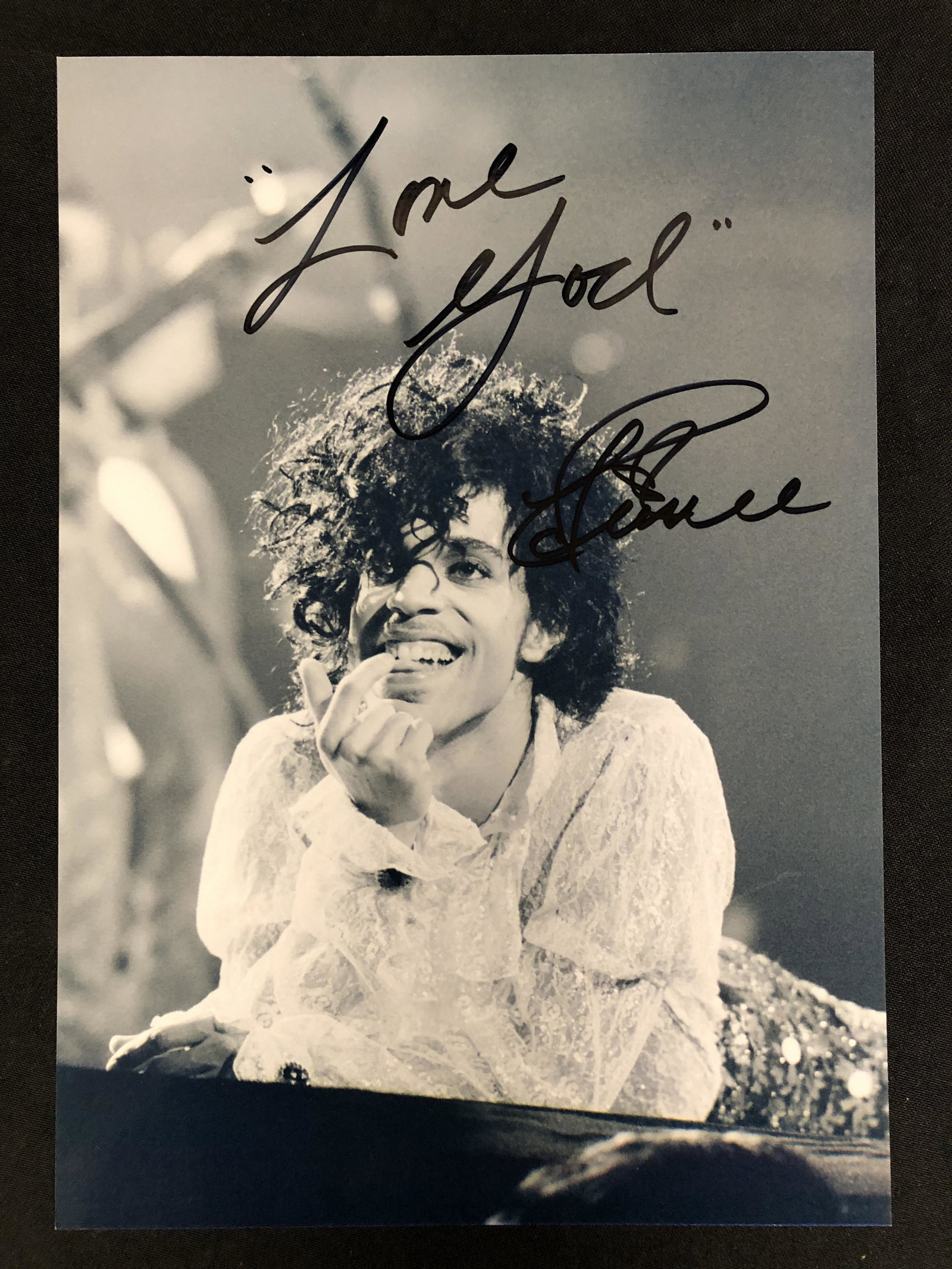 PRINCE SIGNED 8 X 10 ( RA COA): PRINCE SIGNED 8 X 10 ( RA COA)