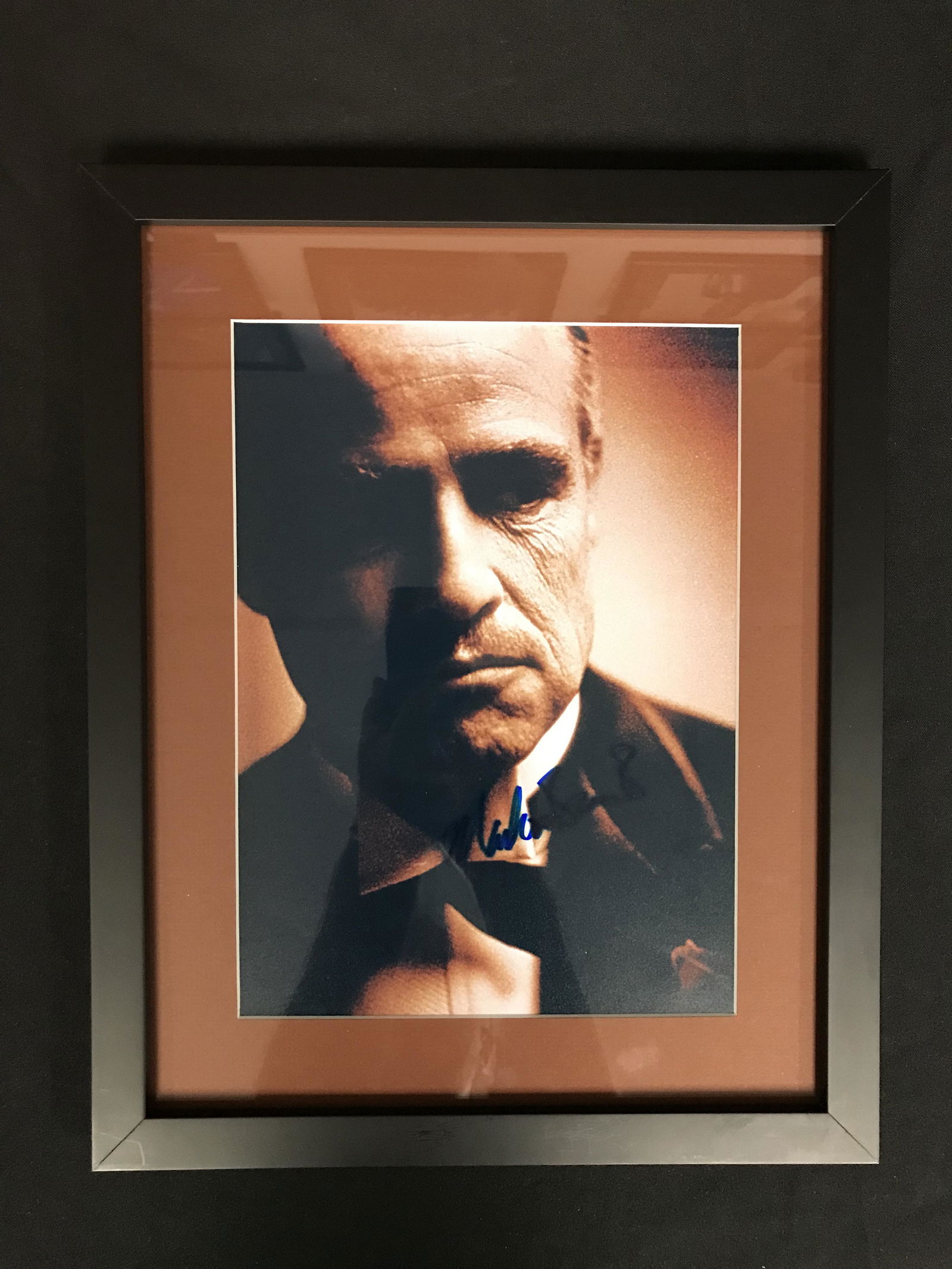 MARLON BRANDO SIGNED AND FRAMED THE GODFATHER 8 X 10 ( (1 of 2)
