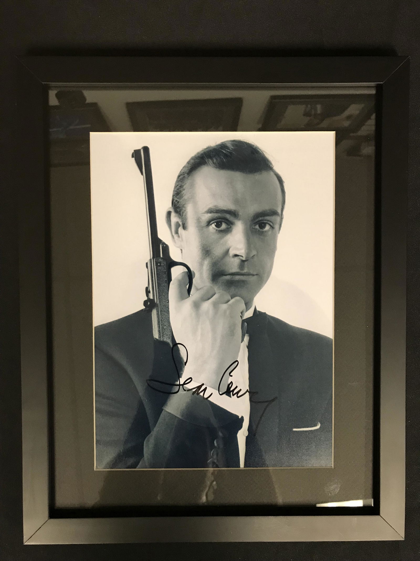 SEAN CONNERY SIGNED JAMES BOND FRAMED 8 X 10 ( RA COA) (1 of 2)