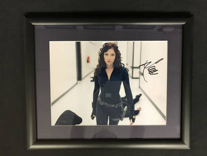 SCARLETT JOHANSSON SIGNED AND FRAMED BLACK WIDOW 8 X 10: SCARLETT JOHANSSON SIGNED AND FRAMED BLACK WIDOW 8 X 10 ( RA COA)