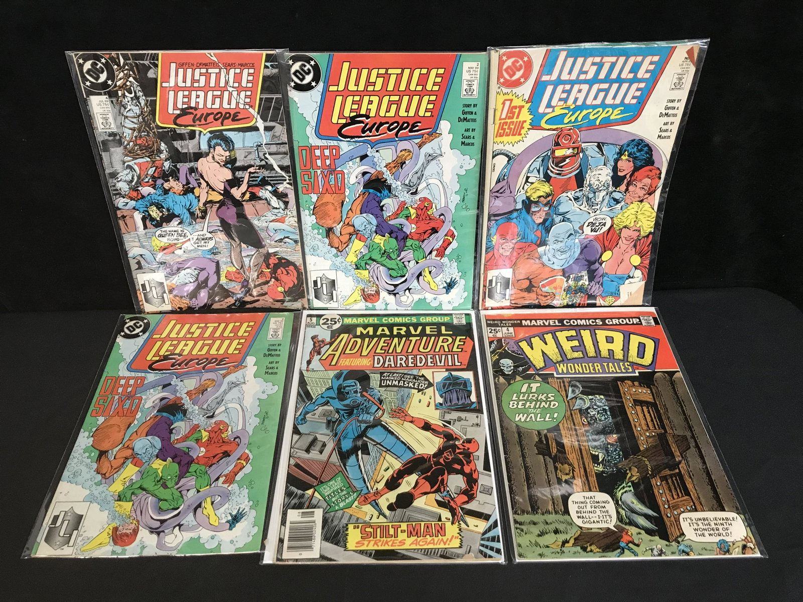 JUSTICE LEAGUE EUROPE COMIC BOOK LOT (DC COMICS): JUSTICE LEAGUE EUROPE COMIC BOOK LOT (DC COMICS)