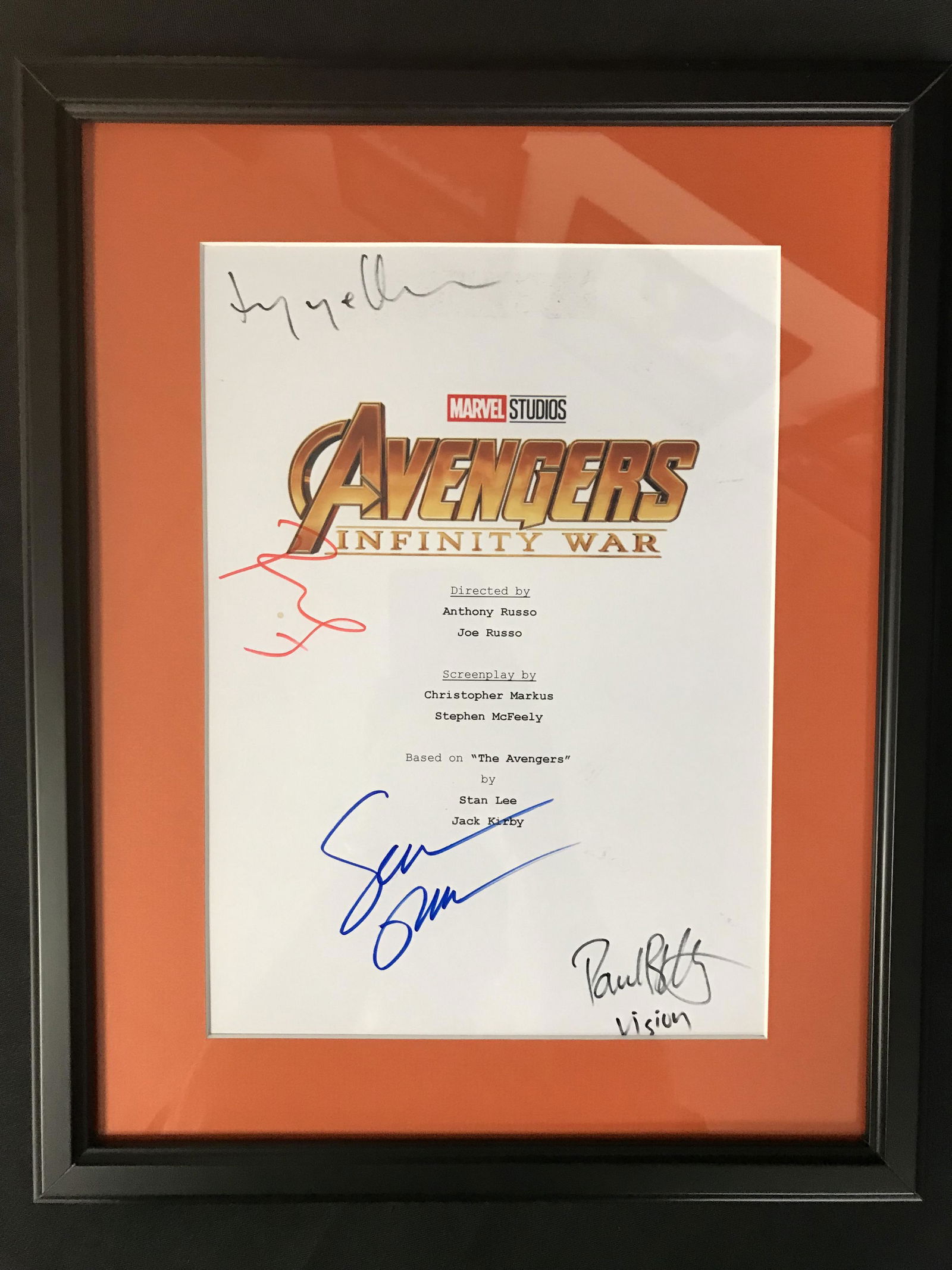 AVENGERS END GAME CAST SIGNED SCRIPT COVER ( RA COA) (1 of 2)