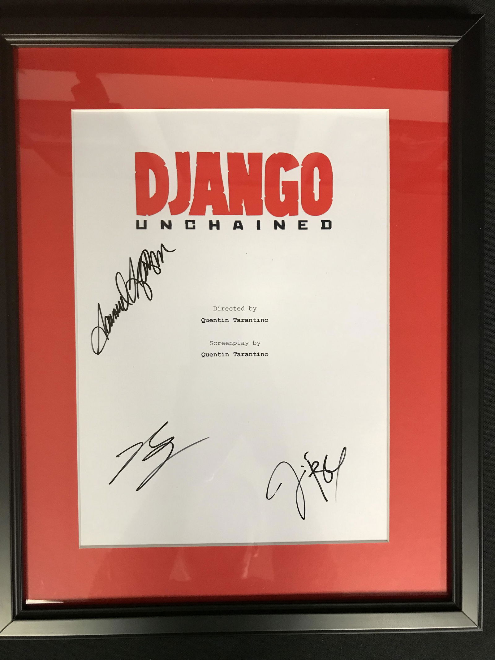 DJANGO UNCHAINED CAST SIGNED SCRIPT COVER FRAMED ( RA (1 of 2)