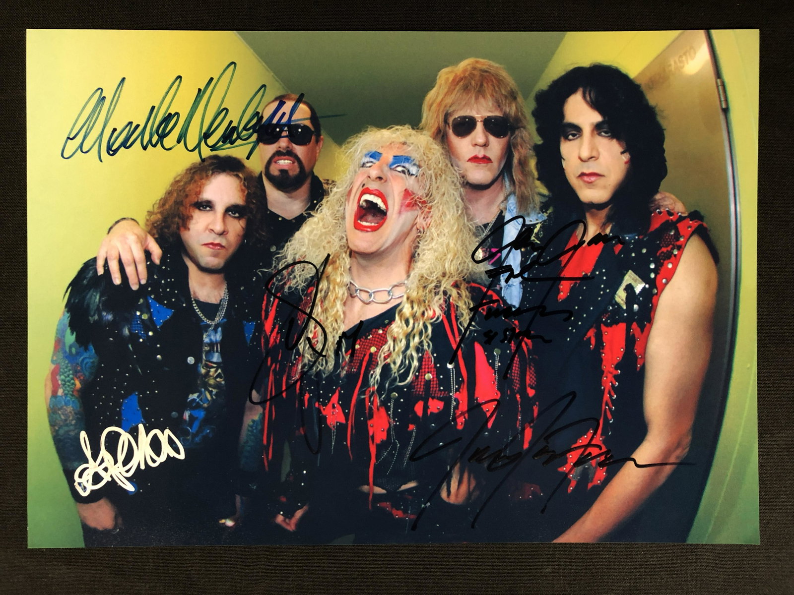 TWISTED SISTER BAND SIGNED 8X10 (RA COA): TWISTED SISTER BAND SIGNED 8X10 (RA COA)