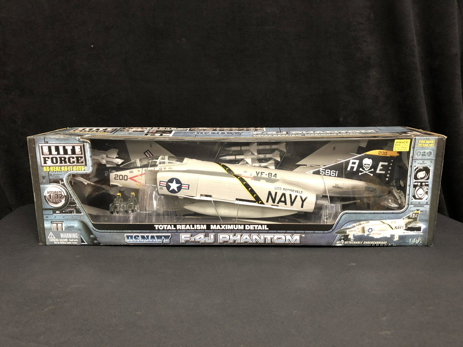 NEW IN BOX ELITE FORCE F-4J PHANTOM 1/32 SCALE DIE CAST: NEW IN BOX ELITE FORCE F-4J PHANTOM 1/32 SCALE DIE CAST