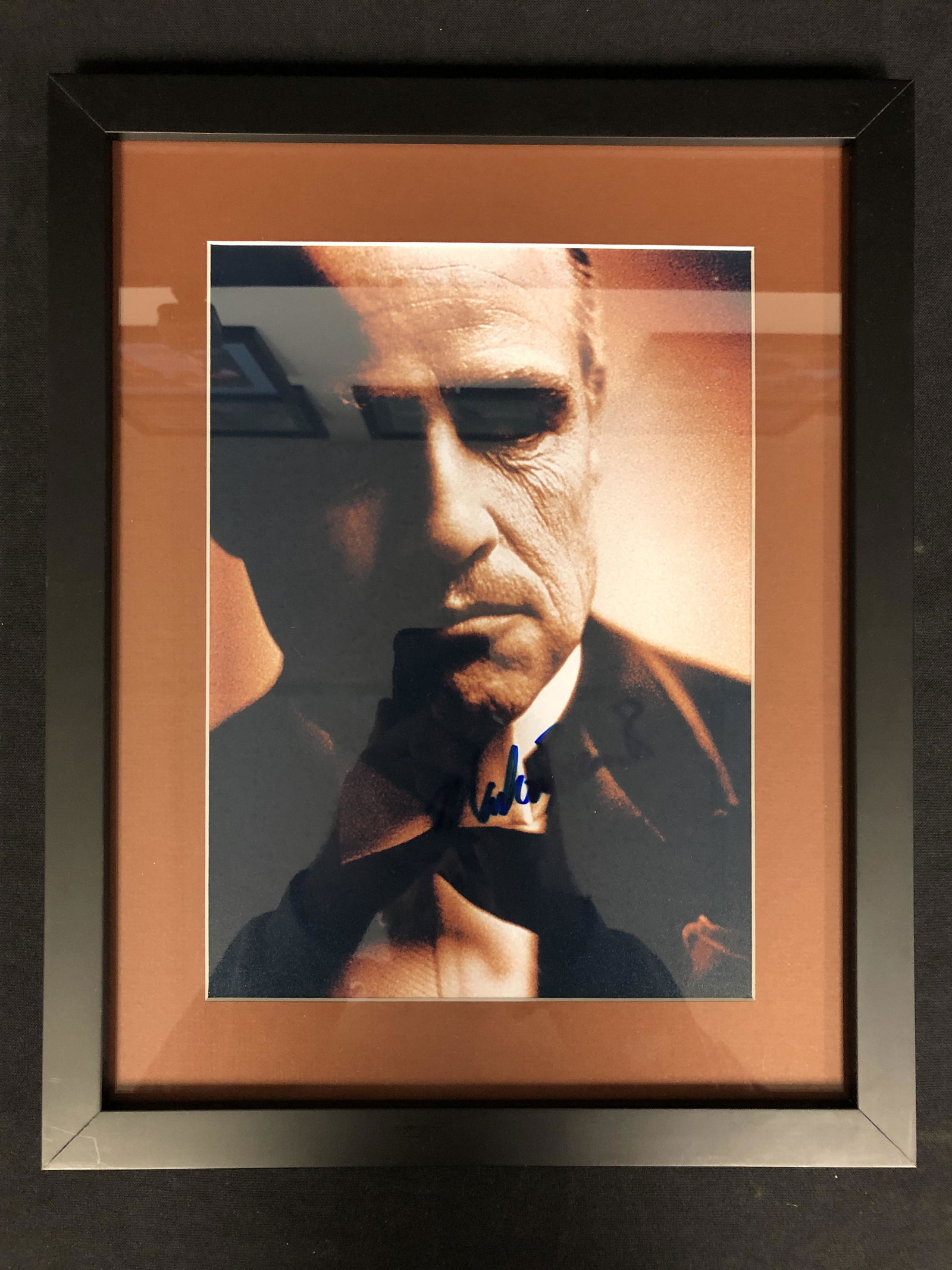 MARLON BRANDO SIGNED AND FRAMED GODFATHER 8 X 10 (RA CO (1 of 2)