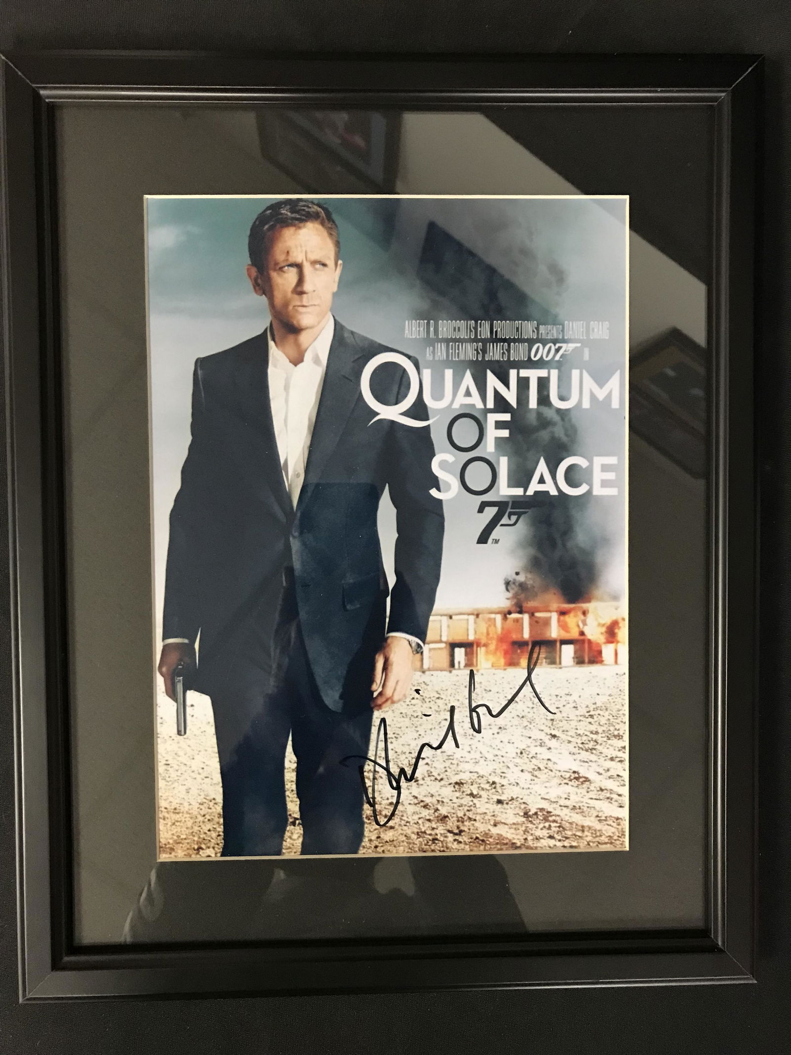 DANIEL CRAIG SIGNED AND FRAMED JAMES BOND 8 X 10 (RA CO (1 of 2)