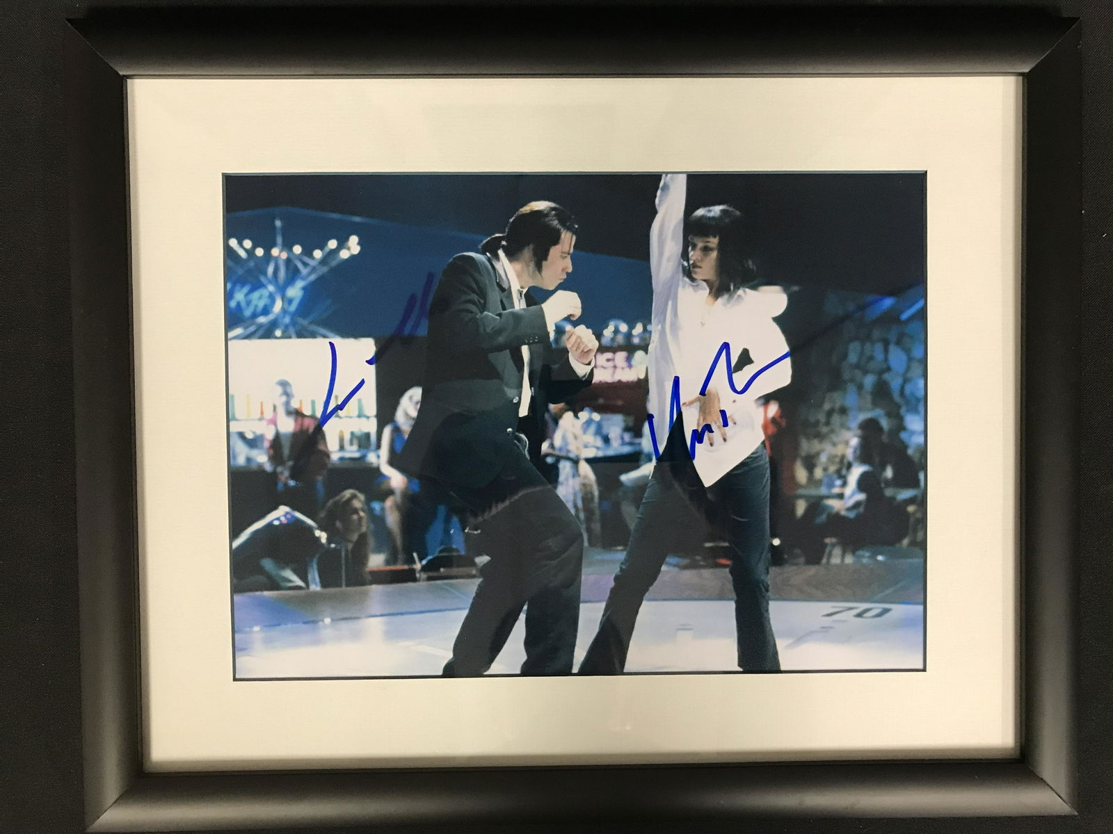 UMA THERMAN AND JOHN TRAVOLTA SIGNED AND FRAMED PULP FI (1 of 2)