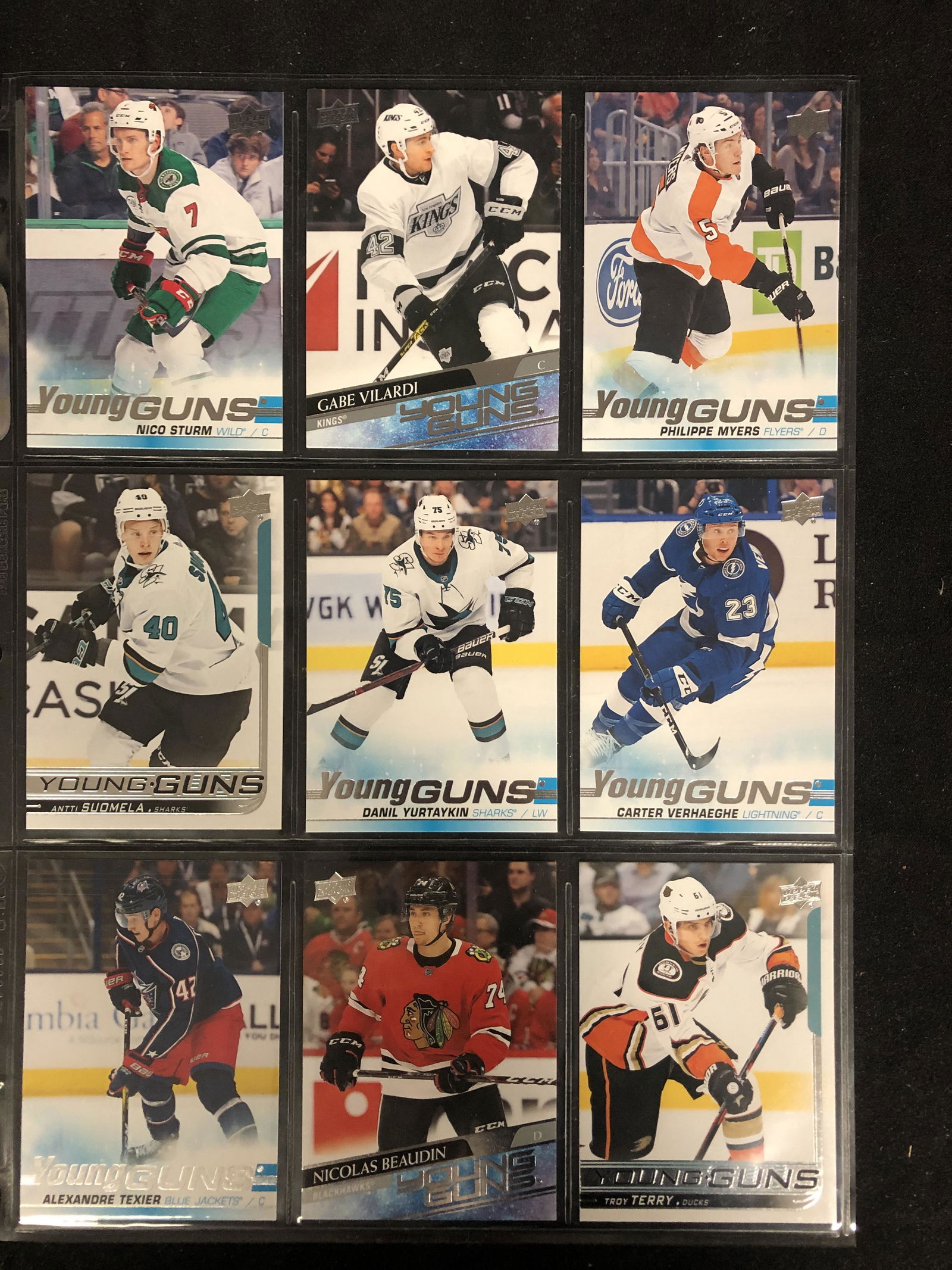 UPPER DECK YOUNG GUNS HOCKEY CARD LOT (1 of 1)