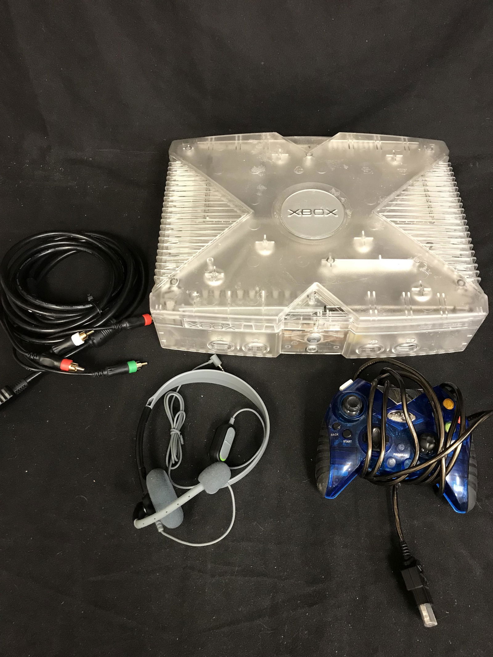 XBOX GAMING CONSOLE w/ ACCESSORIES (1 of 2)