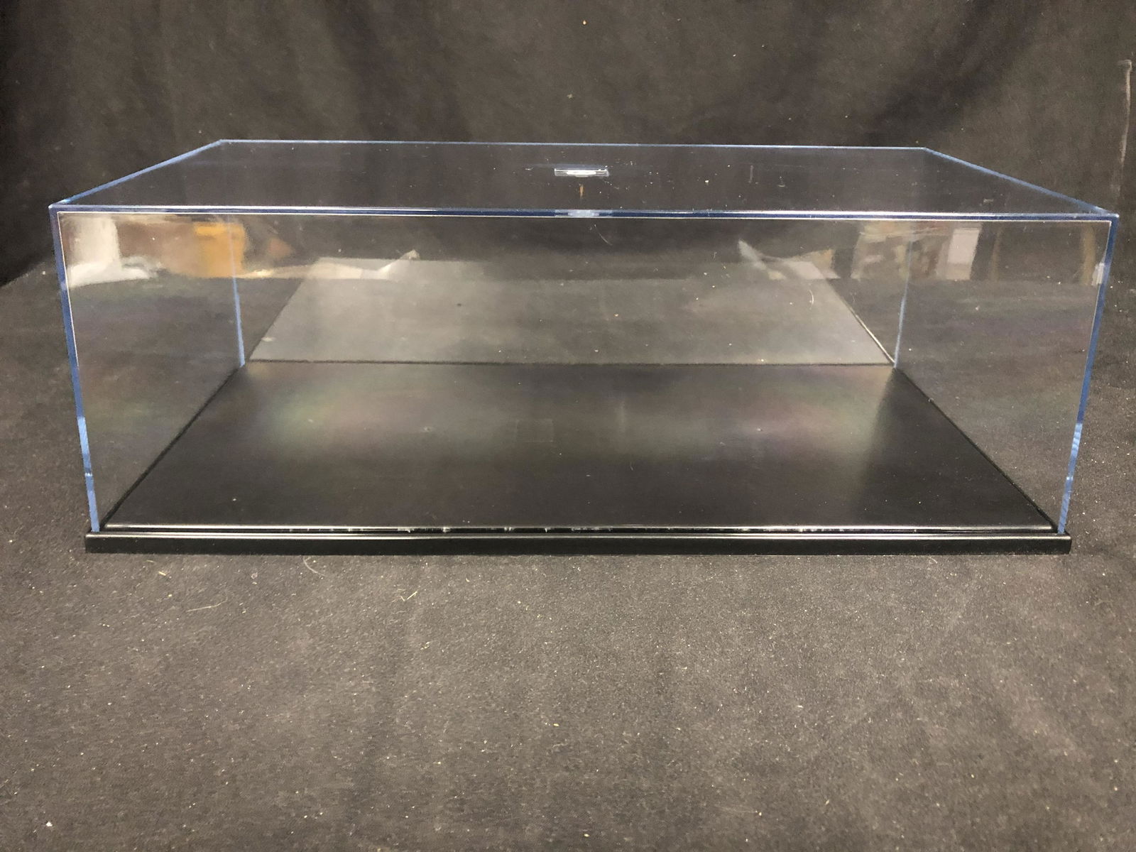 PLASTIC DISPLAY CASE (1 of 1)