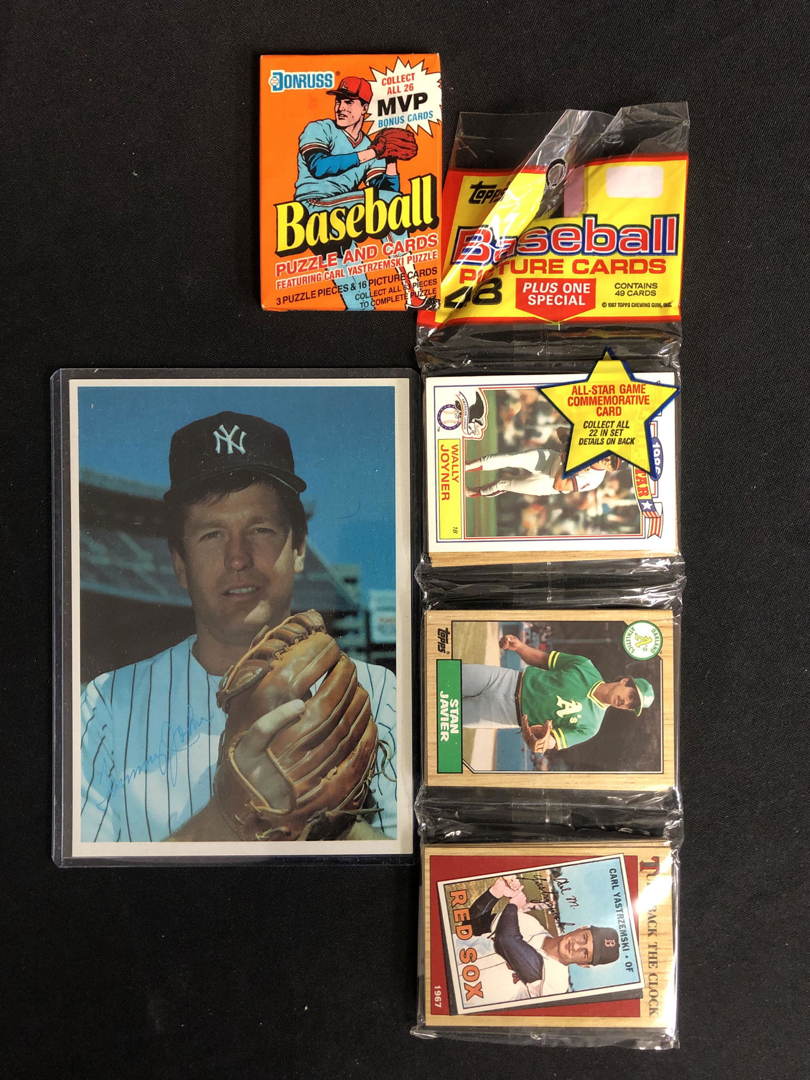 ASSORTED BASEBALL CARD LOT (1 of 1)