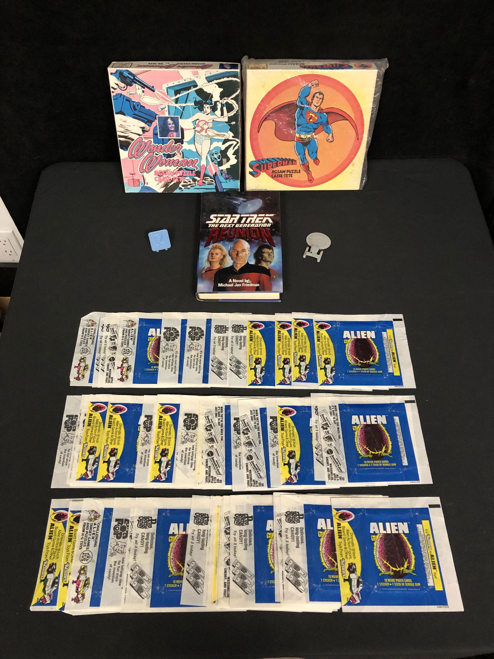 ALIEN WAX PACK WRAPPERS w/ WONDER WOMAN & SUPERMAN (1 of 2)