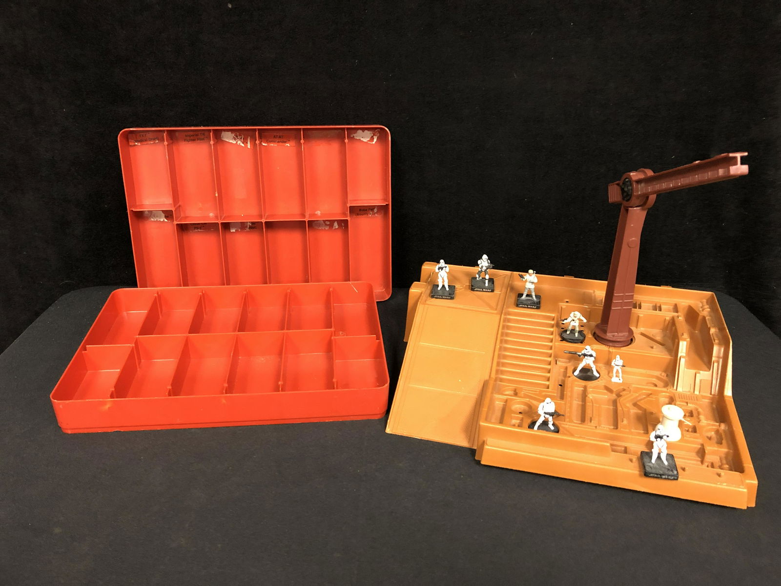 STAR WARS MINIFIGURES & FIGURE CASES LOT (1 of 2)