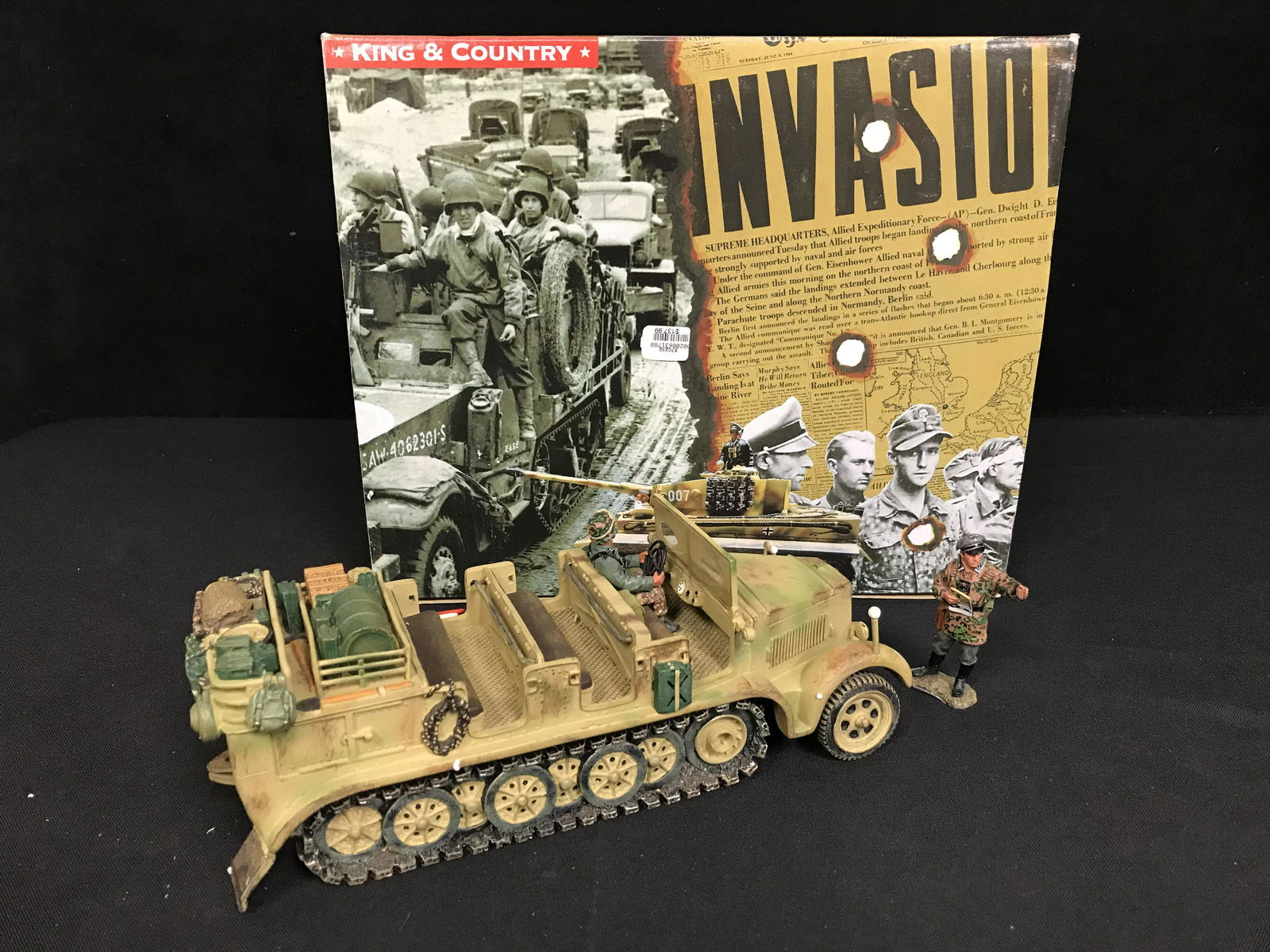 KING & COUNTRY INVASION TANK w/ FIGURES (1 of 2)