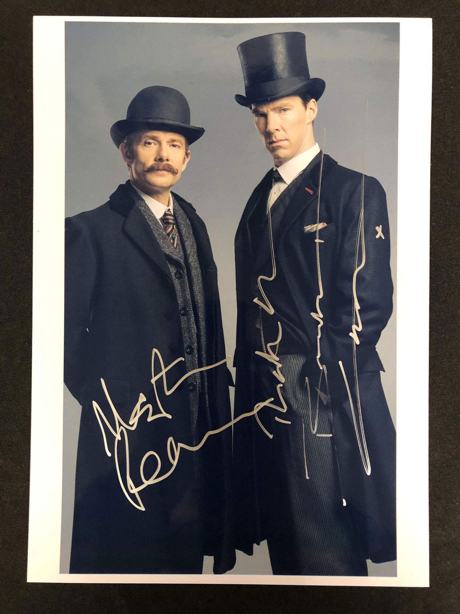 BENEDICT CUMBERBATCH AND MARTIN FREEMAN SIGNED 8 X 10 (1 of 3)