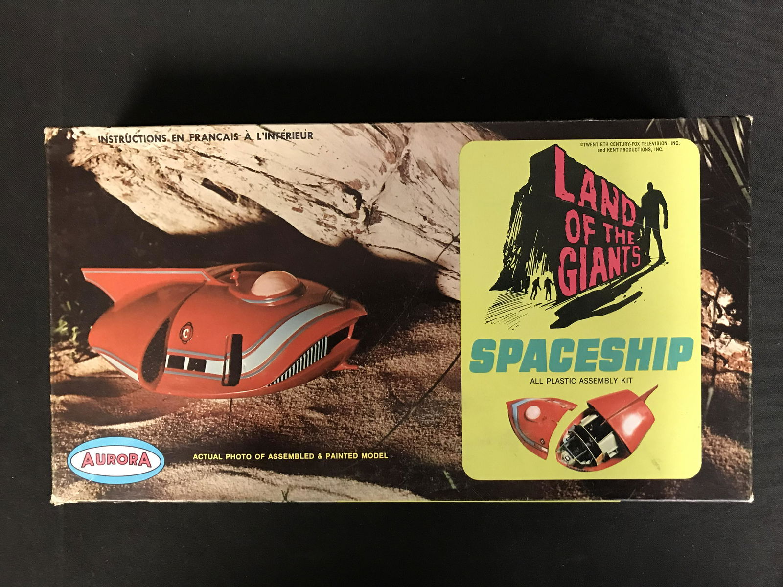 LAND OF THE GIANTS SPACESHIP ALL PLASTIC ASSEMBLY KIT ( (1 of 2)