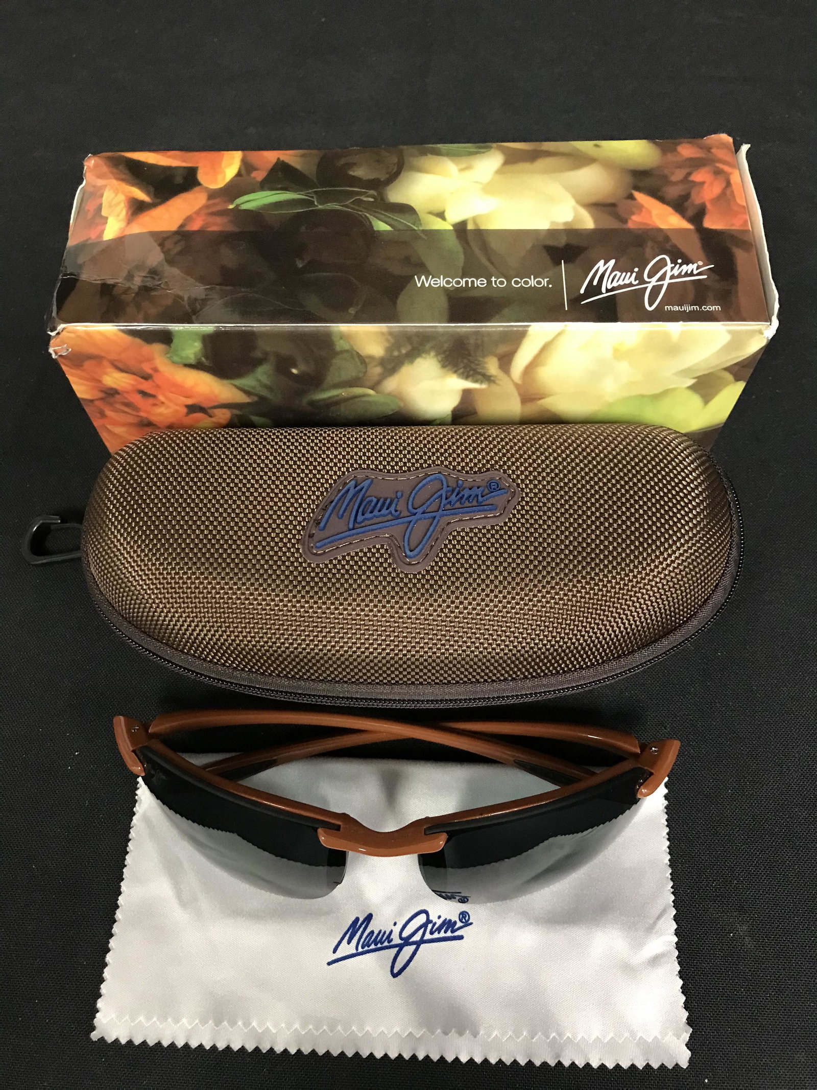 MAUI JIM SUNGLASSES w/ CASE: MAUI JIM SUNGLASSES w/ CASE