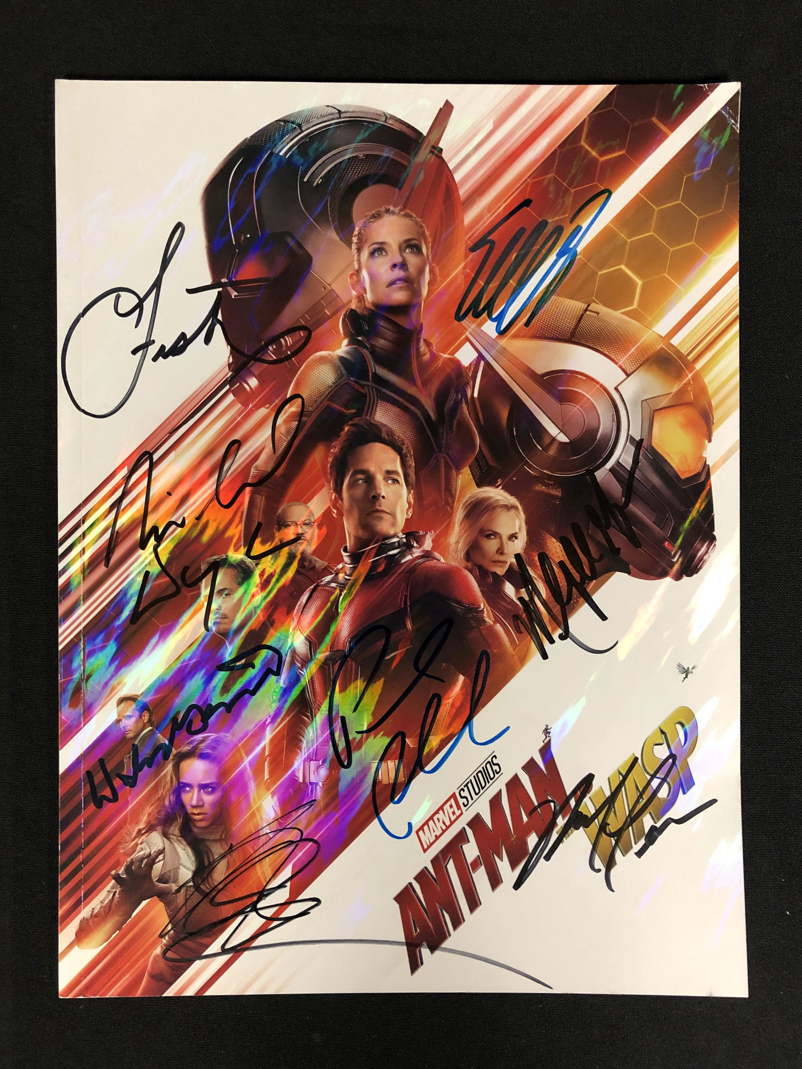 CAST SIGNED MARVEL ANT MAN MOVIE BOOK (RA COA) (1 of 3)