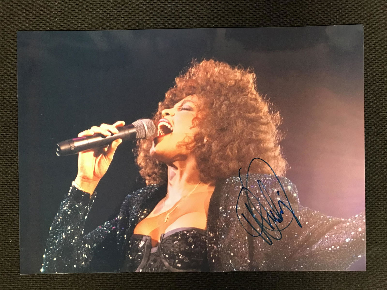 WHITNEY HOUSTON SIGNED 8 X 10 (RA COA) (1 of 3)