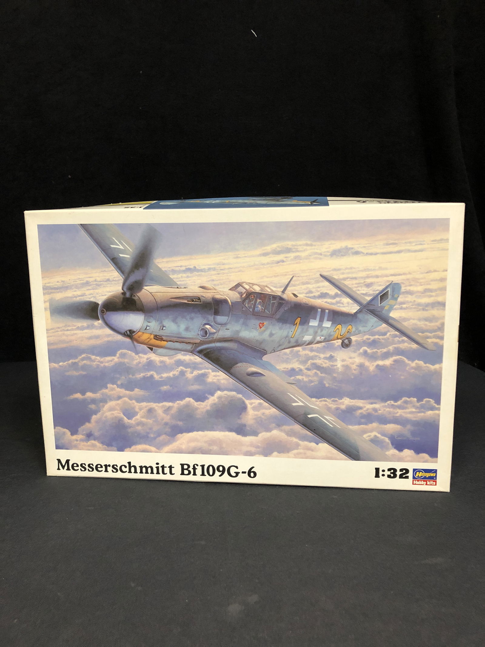 REVELL MESSSERSCHMITT BF109G-6 1:32 MODEL KIT (1 of 1)