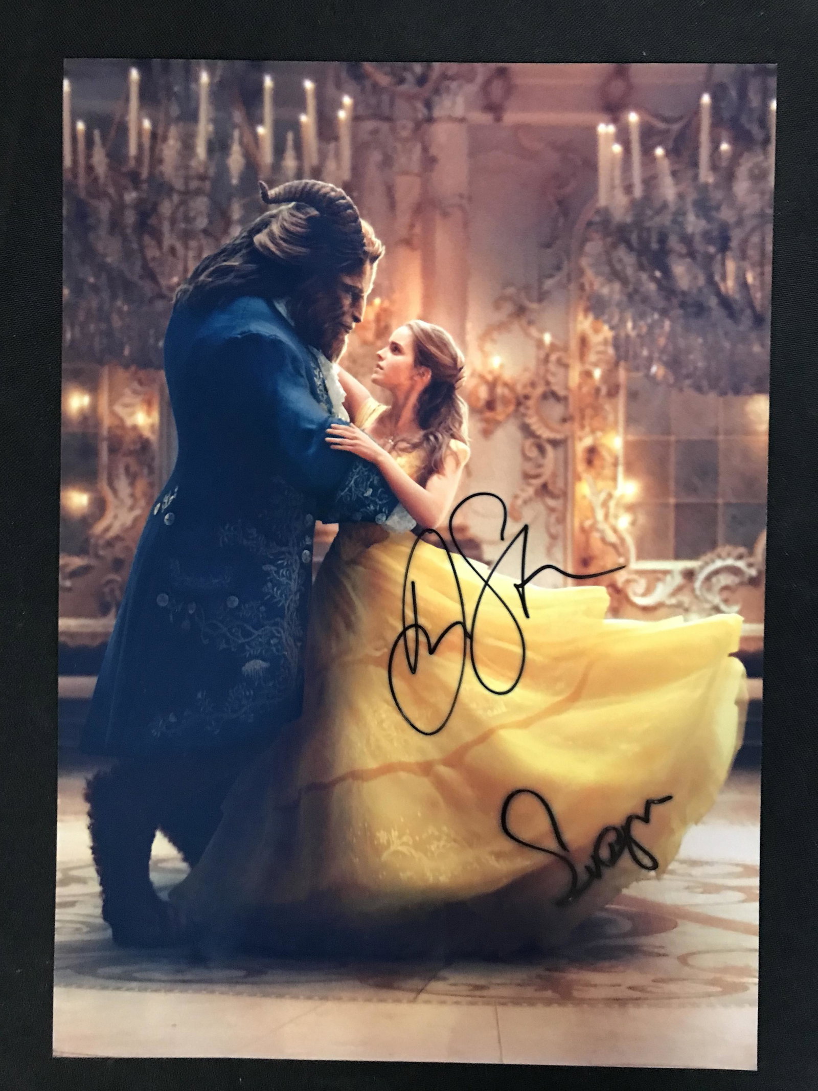 EMMA WATSON SIGNED BEAUTY AND THE BEAST 8 X 10 (RA COA): EMMA WATSON SIGNED BEAUTY AND THE BEAST 8 X 10 (RA COA)