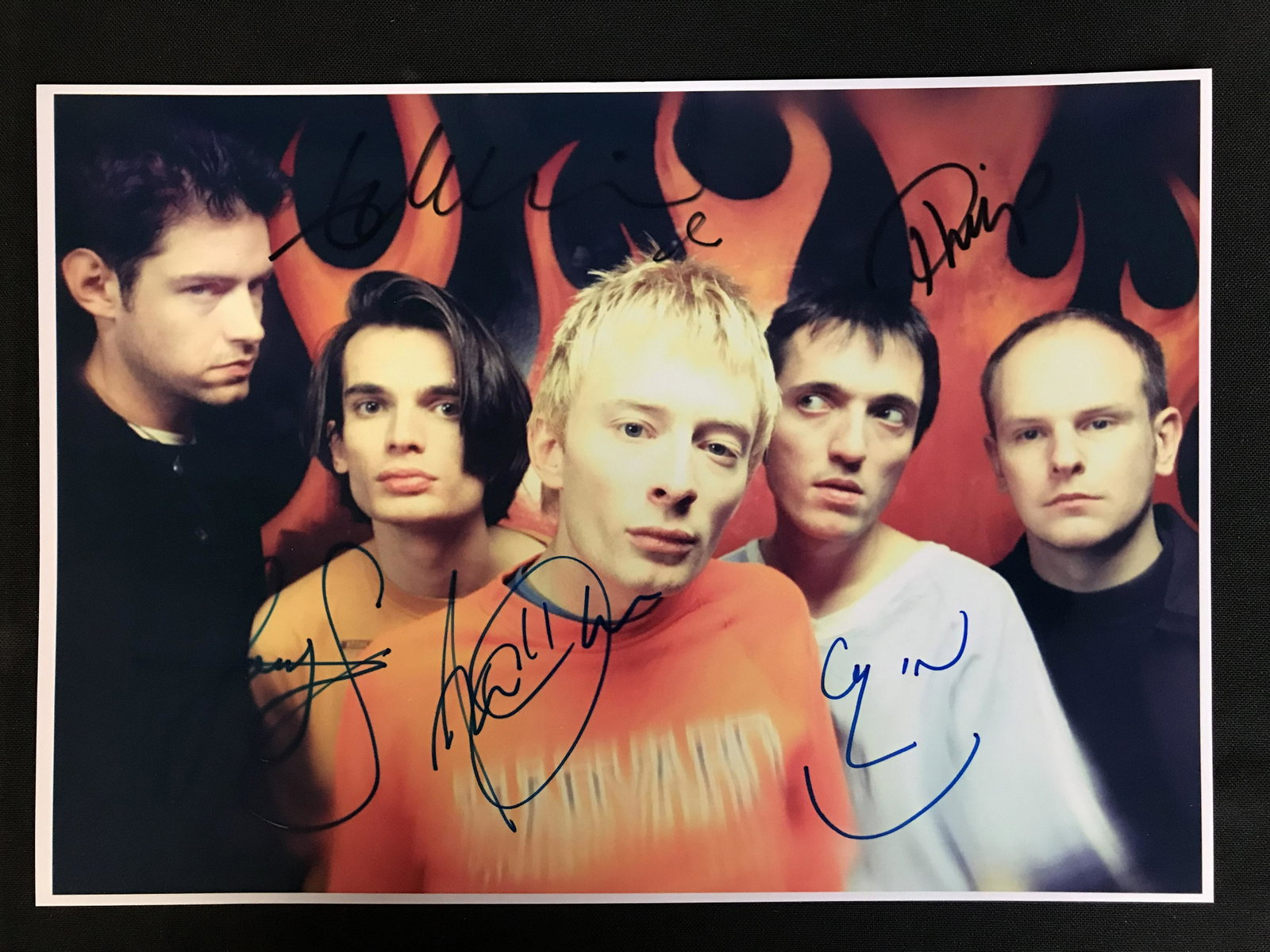 RADIOHEAD BAND SIGNED 8X10 PHOTO (RA COA): RADIOHEAD BAND SIGNED 8X10 PHOTO (RA COA)