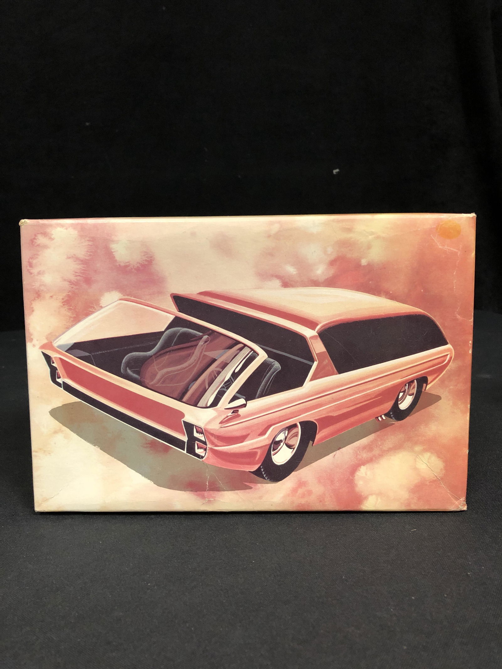 VINTAGE UNBUILT MODEL KIT (1 of 1)