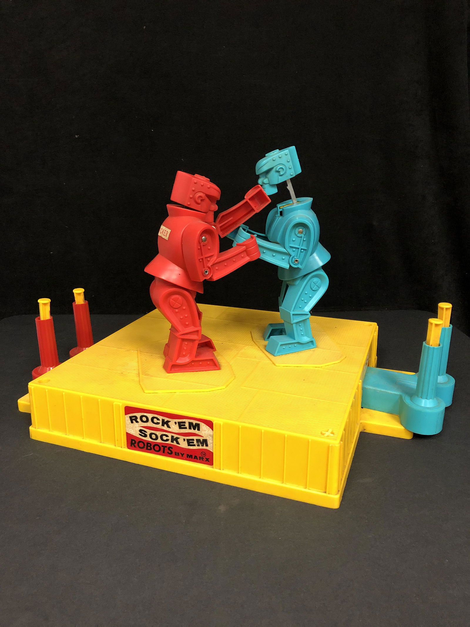 VINTAGE ROCK EM SOCK EM ROBOTS (1 of 1)