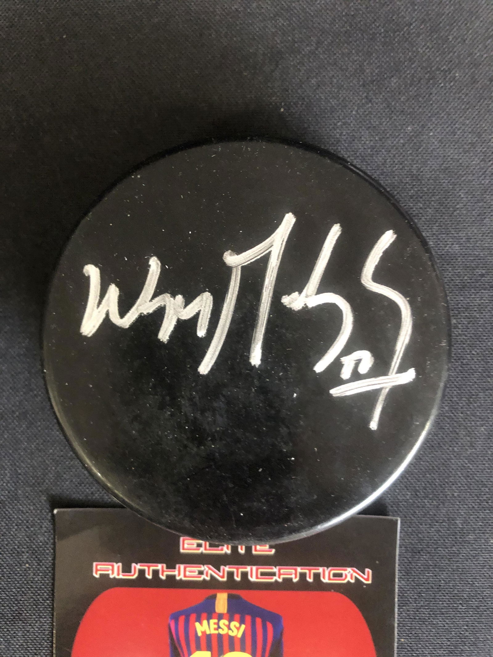 WAYNE GRETZKY SIGNED HOCKEY PUCK (ELITE AUTHENTICATION COA) (1 of 3)