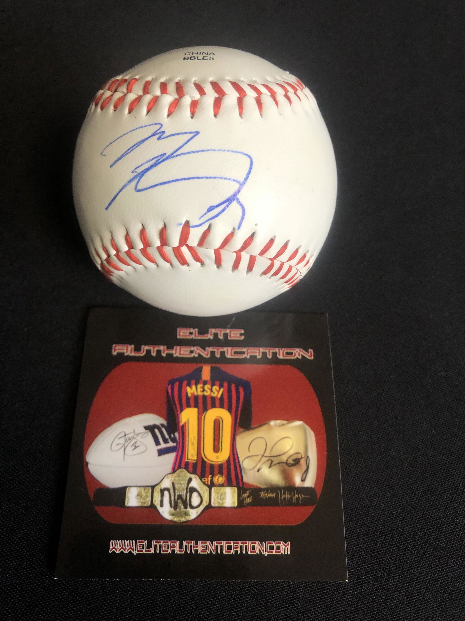 SHOHEI OHTANI SIGNED BASEBALL (ELITE AUTHENTICATION COA) (1 of 2)