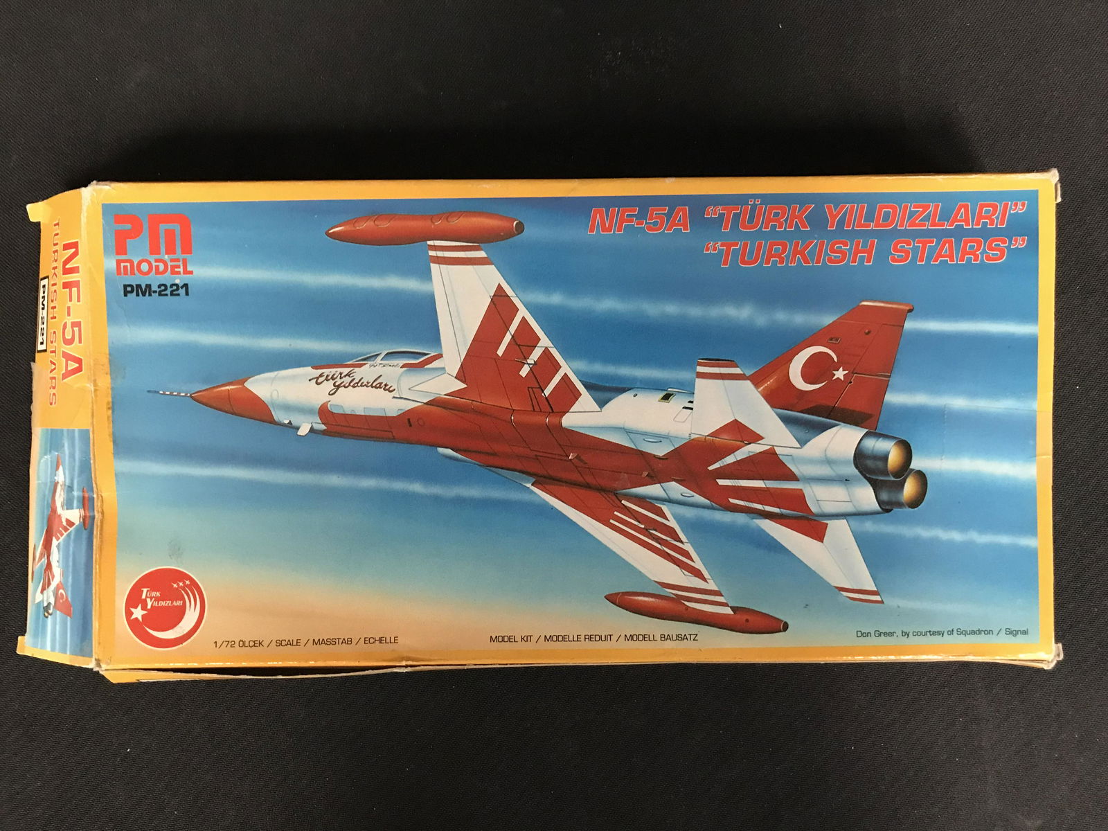 UNBUILT PM MODEL PM-221 TURKISH STARS MODEL KIT (1 of 1)