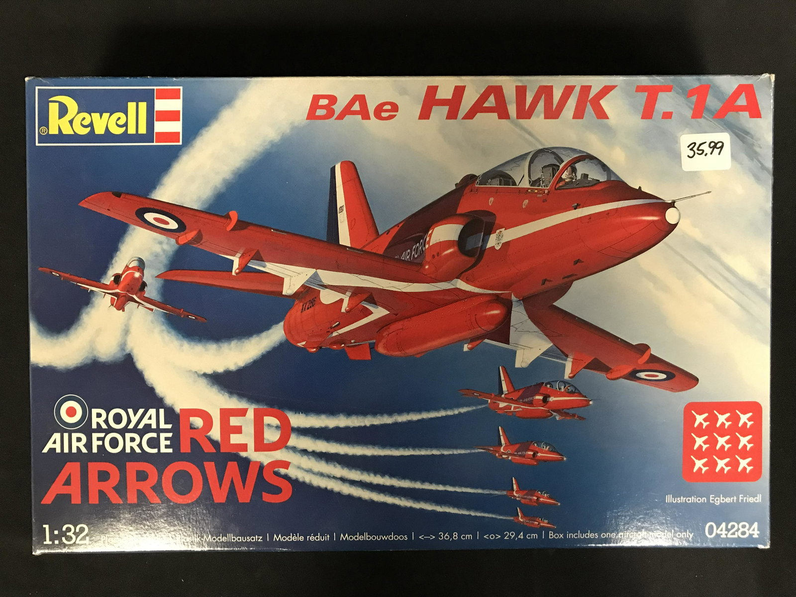 UNBUILT REVELL BAE HAWK T.1A RED ARROWS MODEL KIT: UNBUILT REVELL BAE HAWK T.1A RED ARROWS MODEL KIT