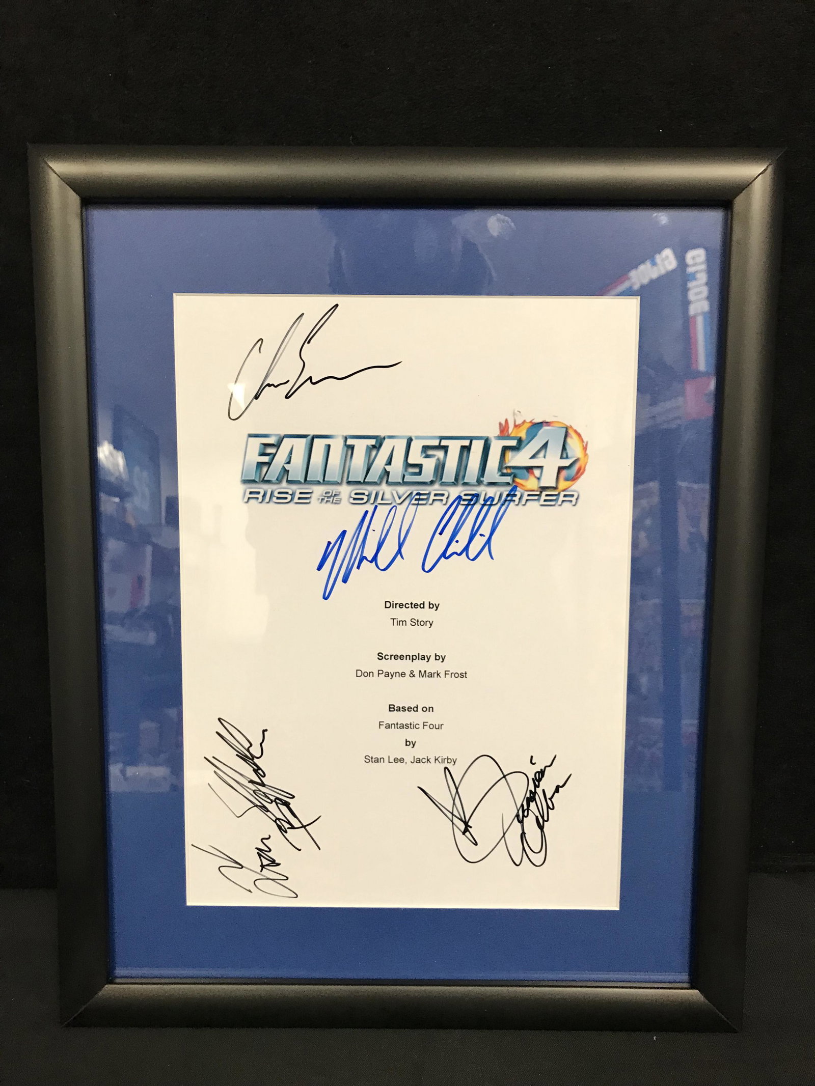CAST SIGNED FANTASTIC FOUR SCRIPT COVER (RA COA): CAST SIGNED FANTASTIC FOUR SCRIPT COVER (RA COA)