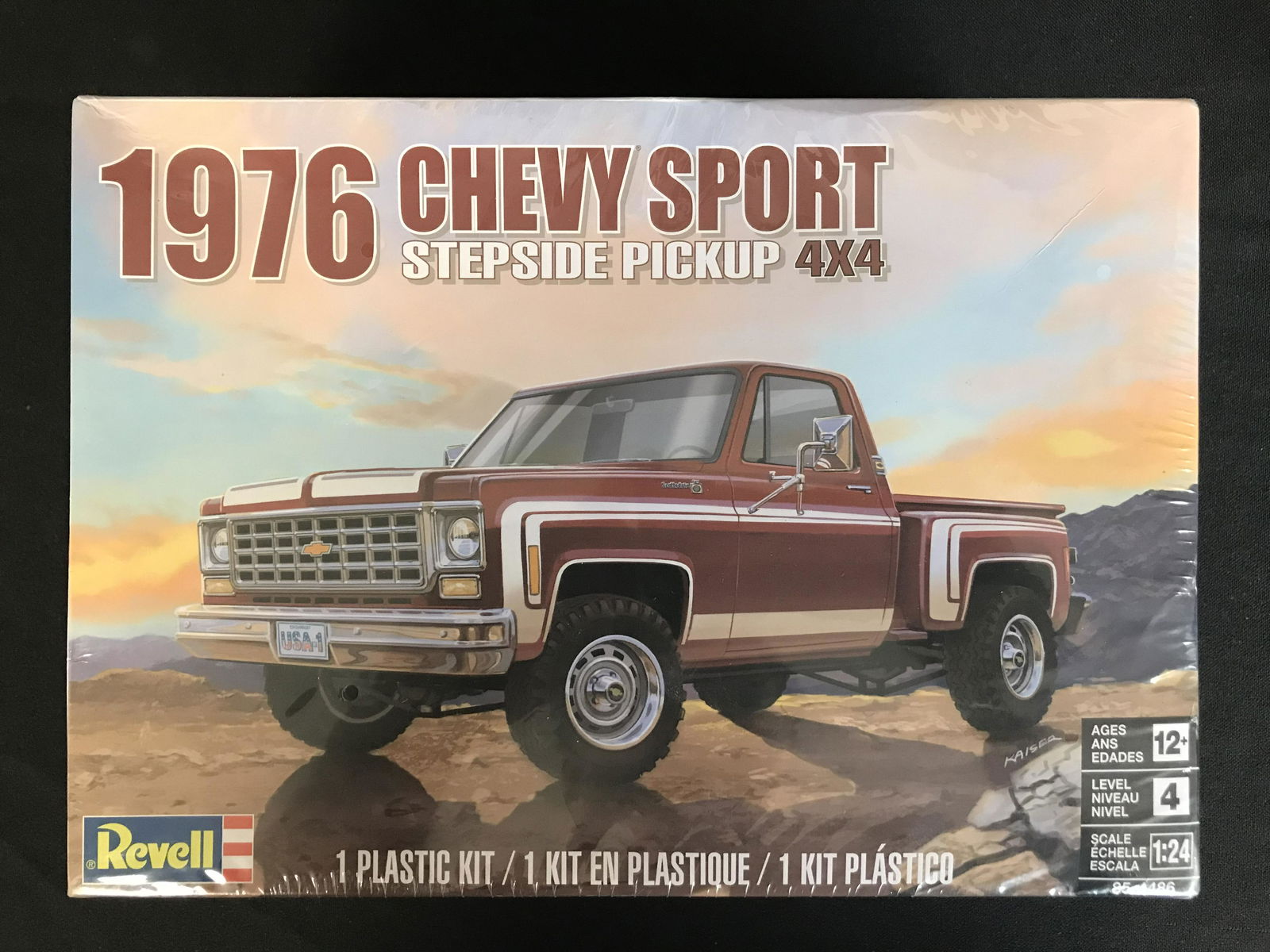 1:24 SCALE 1976 CHEVY SPORT SIDE STEP PICKUP 4X4 PLASTIC KIT (SEALED) (1 of 1)