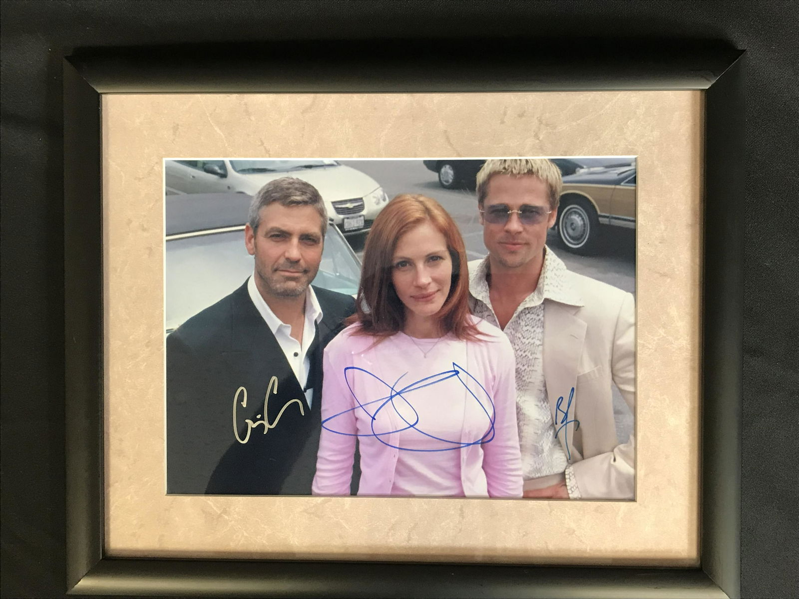 OCEANS 11 CAST SIGNED 8 X 10 (CLOONEY, PITT, ROBERTS)RA COA (1 of 3)