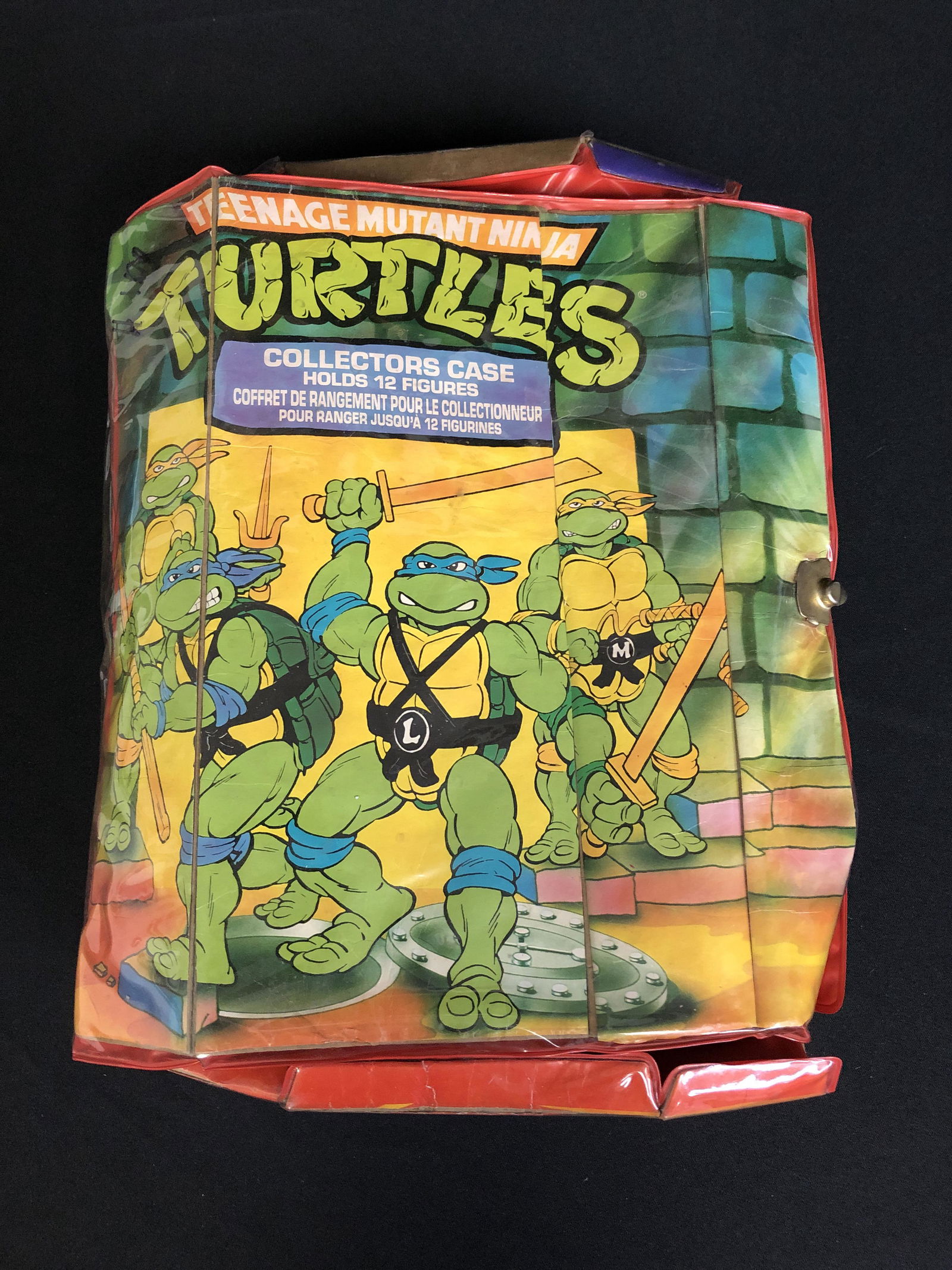 TEENAGE MUTANT NINJA TURTLES FIGURES w/ COLLECTOR CASE (1 of 2)