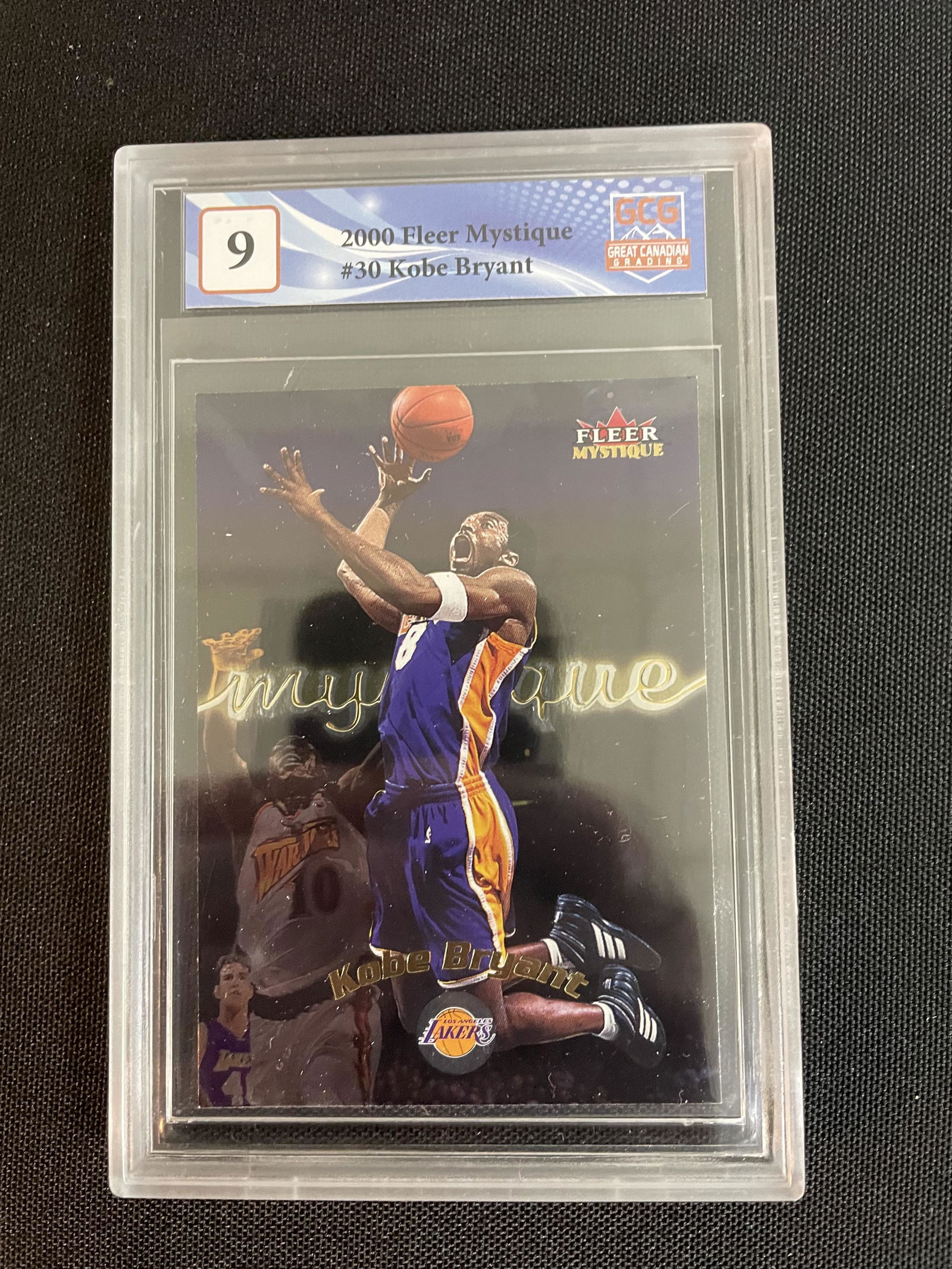 2000 FLEER MARQUEE NO.30 KOBE BRYANT (GCG 9) (1 of 1)