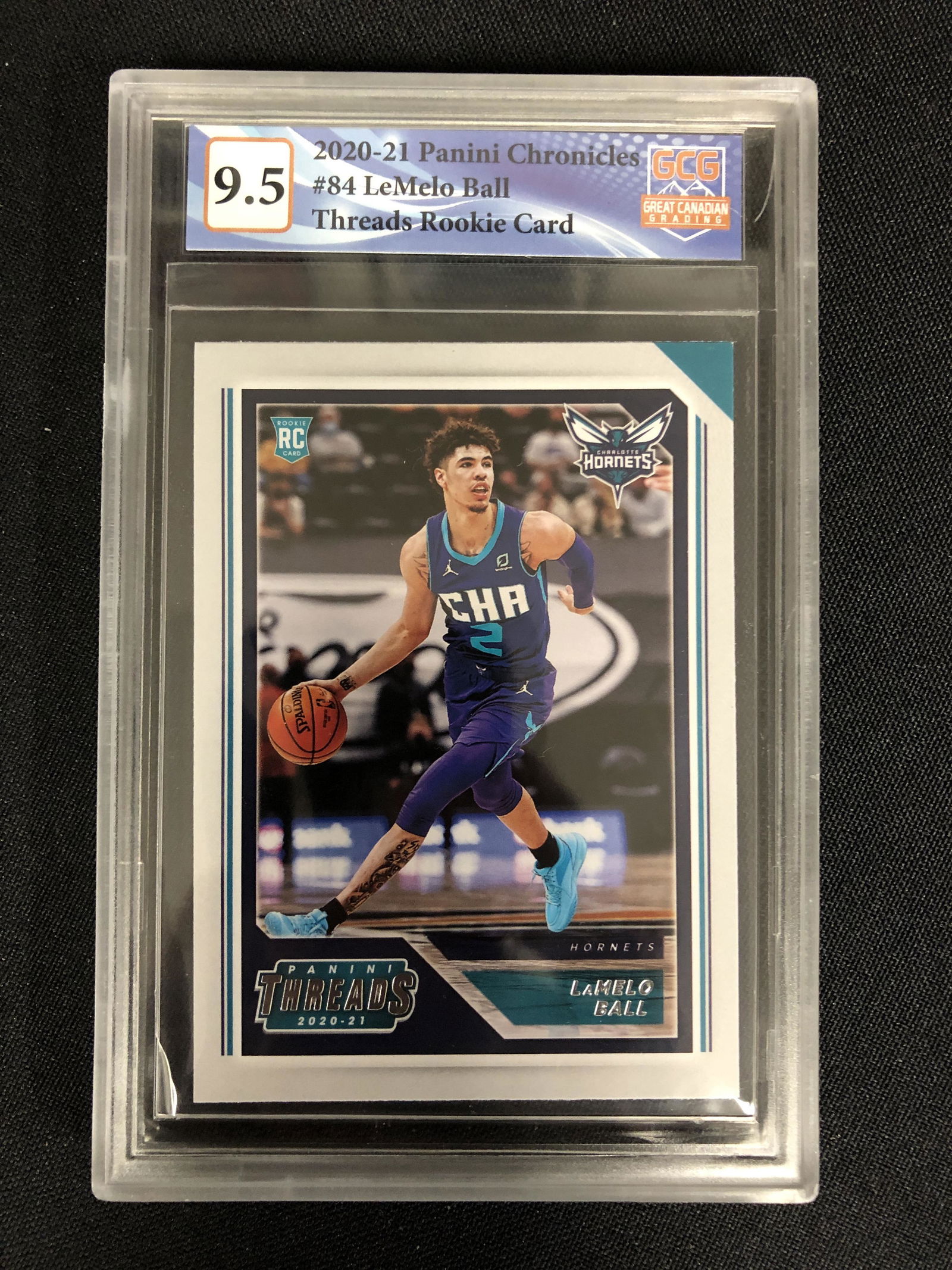 2020-21 PANINI CHRONICLES NO.84 LeMELO BALL THREADS ROOKIE CARD (GCG 9.5) (1 of 2)