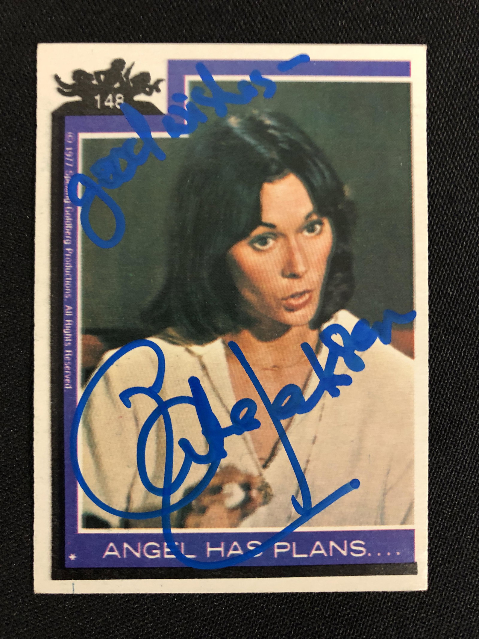 Kate Jackson Signed 1977 Topps Charlie's Angels "Angel Has Plans" #148 (RA COA): Kate Jackson Signed 1977 Topps Charlie's Angels "Angel Has Plans" #148 (RA COA)
