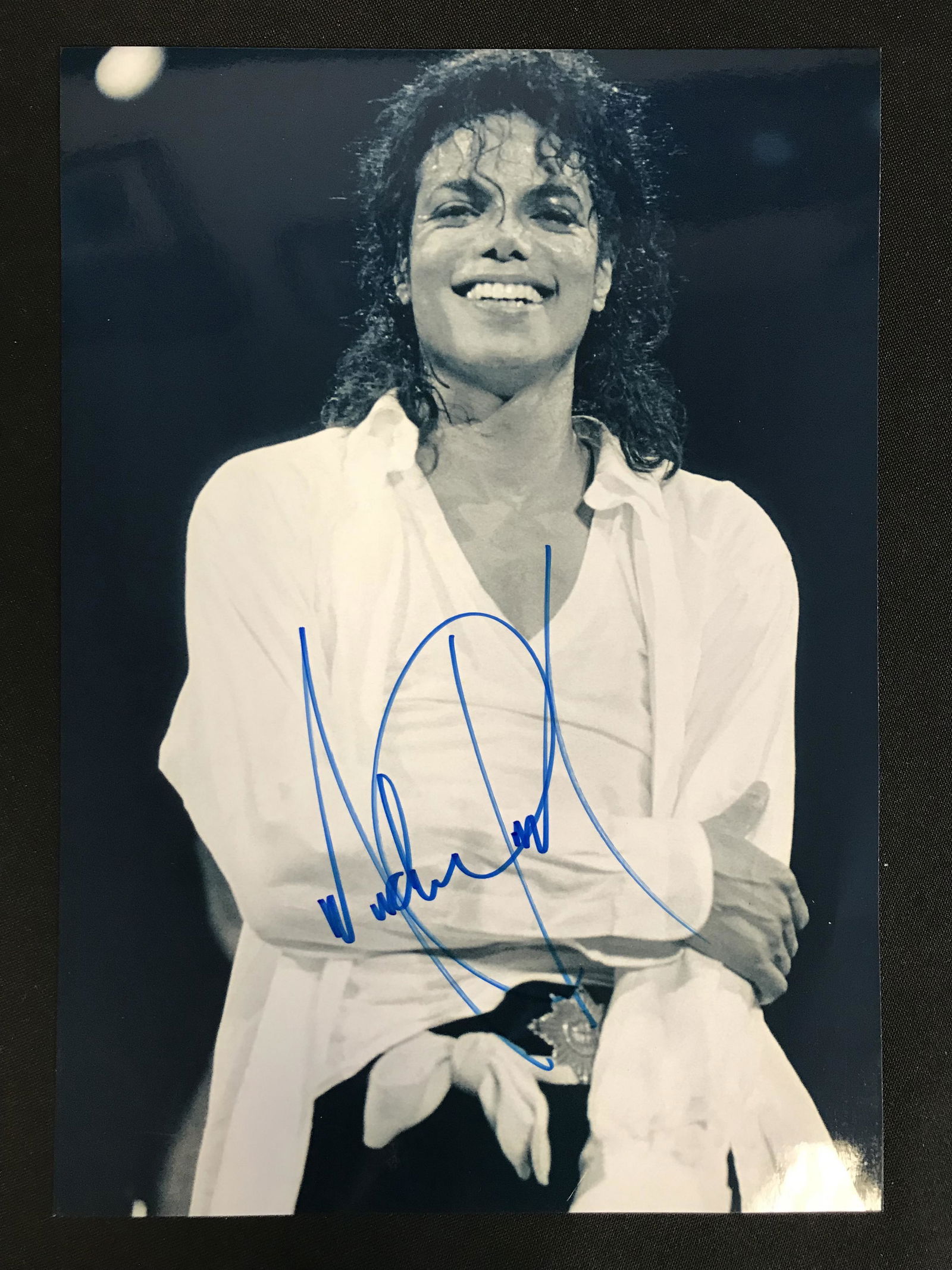 MICHAEL JACKSON SIGNED 8X10 PHOTO (RA COA) (1 of 2)