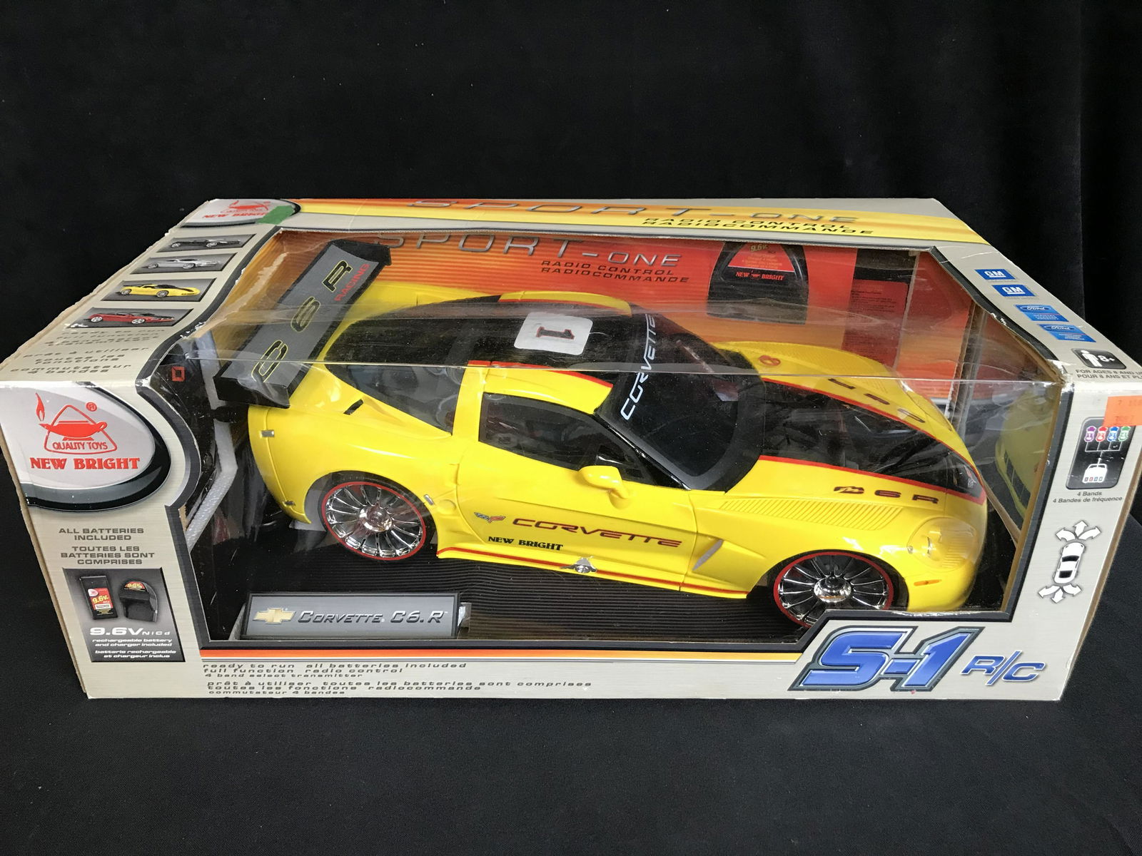 QUALITY TOYS  NEW BRIGHT CORVETTE C6.R S-1 REMOTE CONTROLLED (1 of 2)